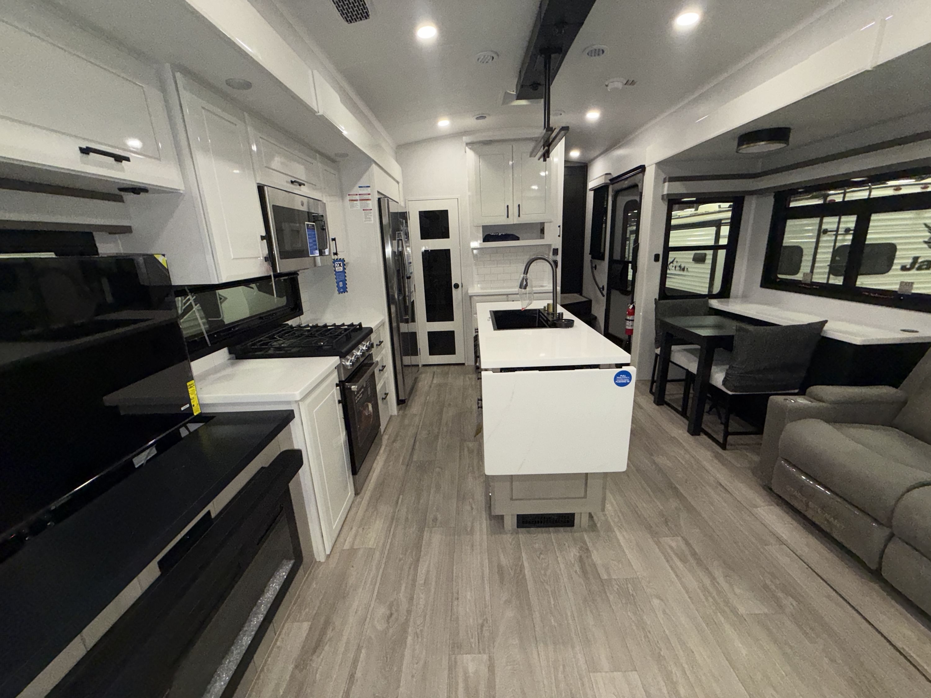 2027 Jayco PINNACLE 32RLTS in colton CA