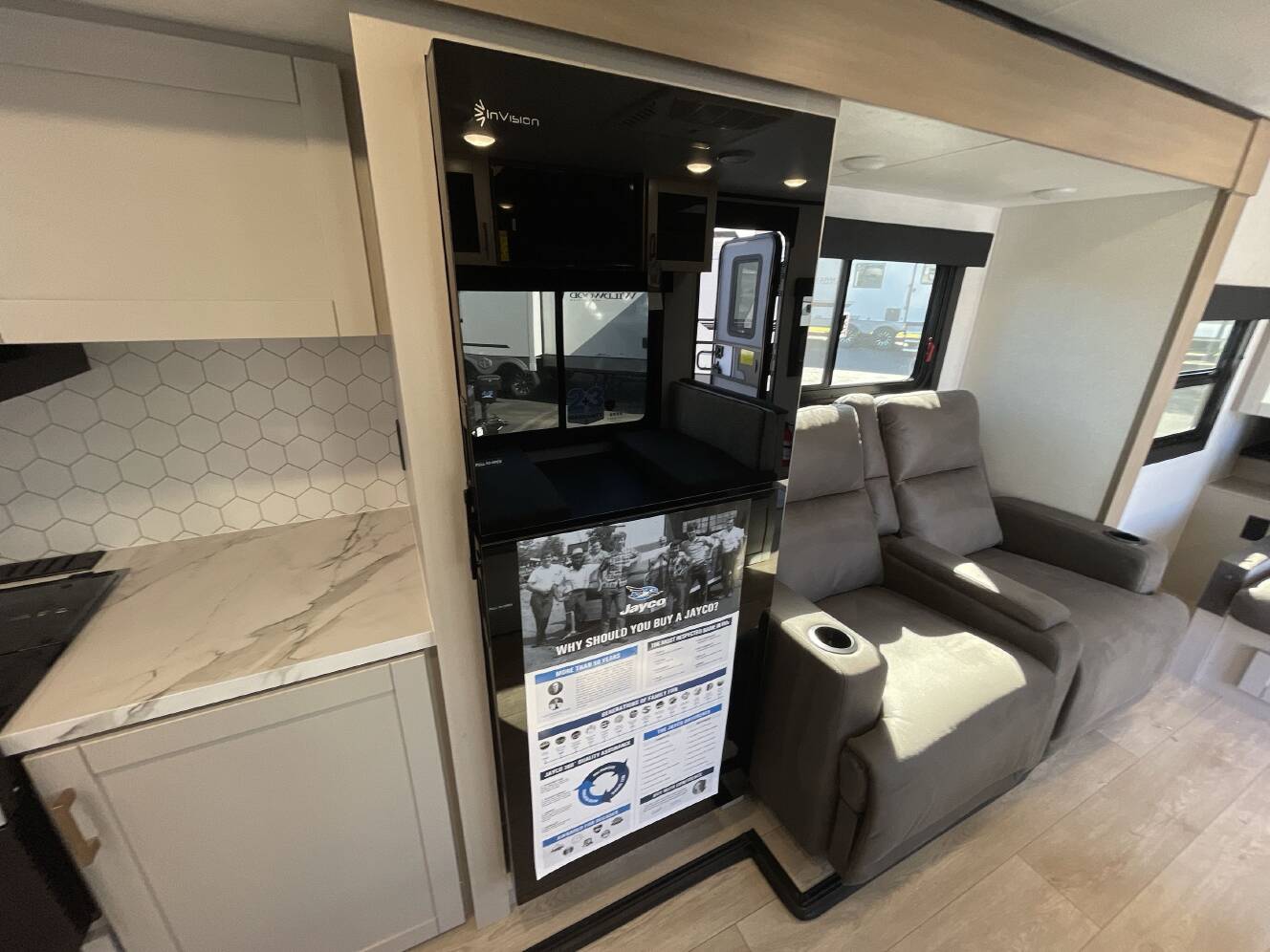 A photo of this 2027 Jayco JAY FEATHER 21MML