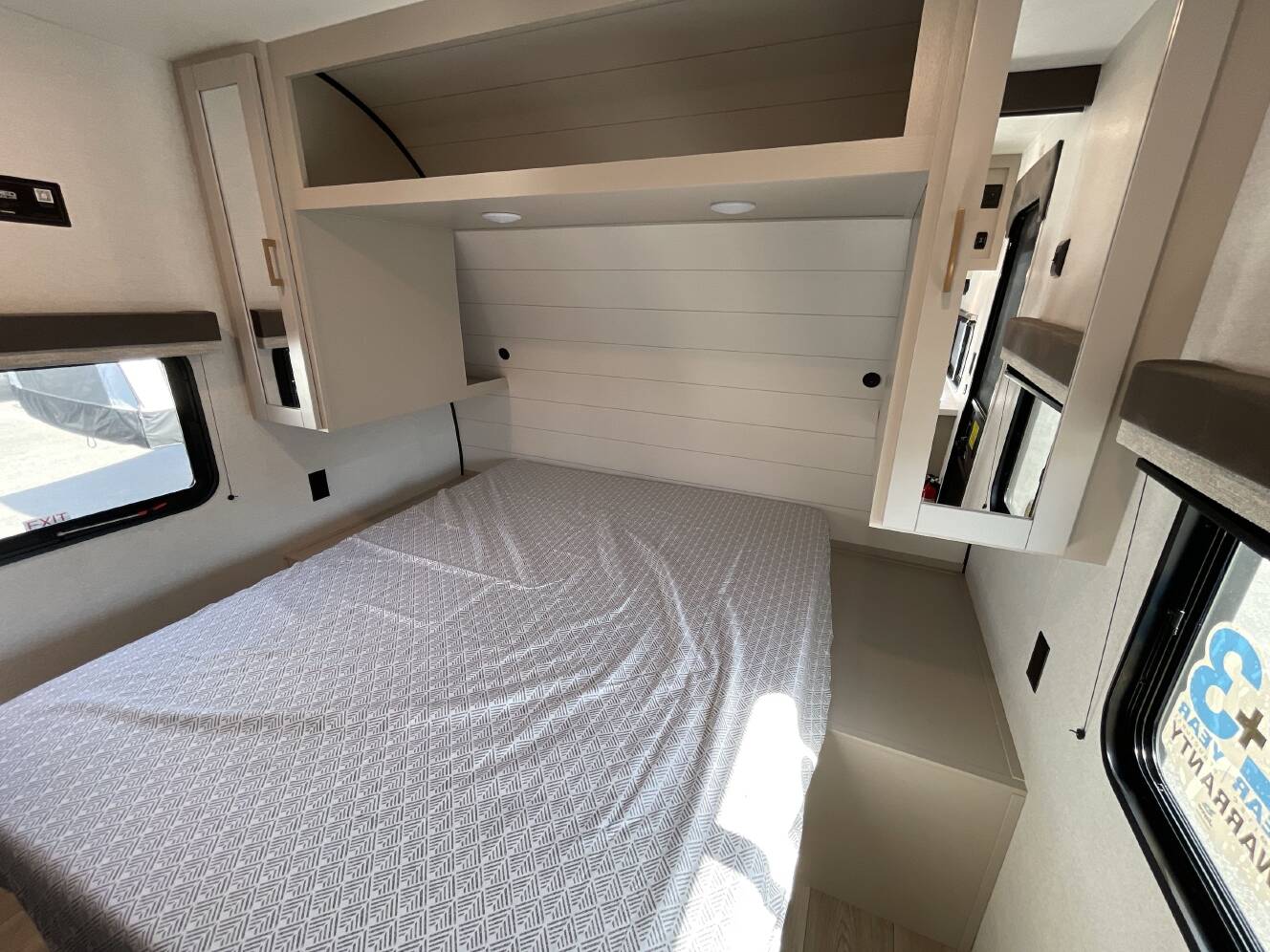A photo of this 2027 Jayco JAY FLIGHT 261BHS