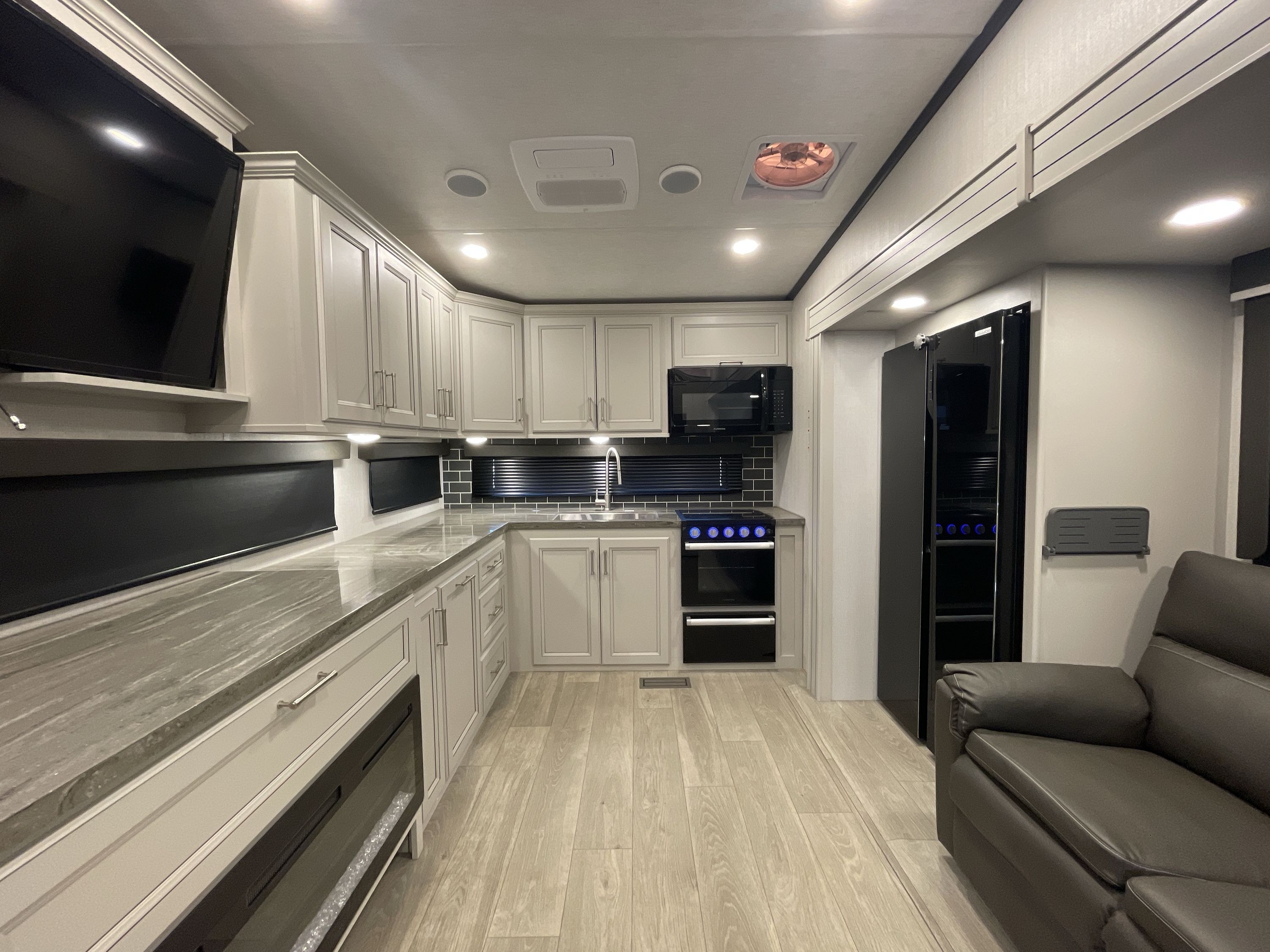 2025 Keystone COUGAR MIDNIGHT EDITION 260MLE in meridian ID