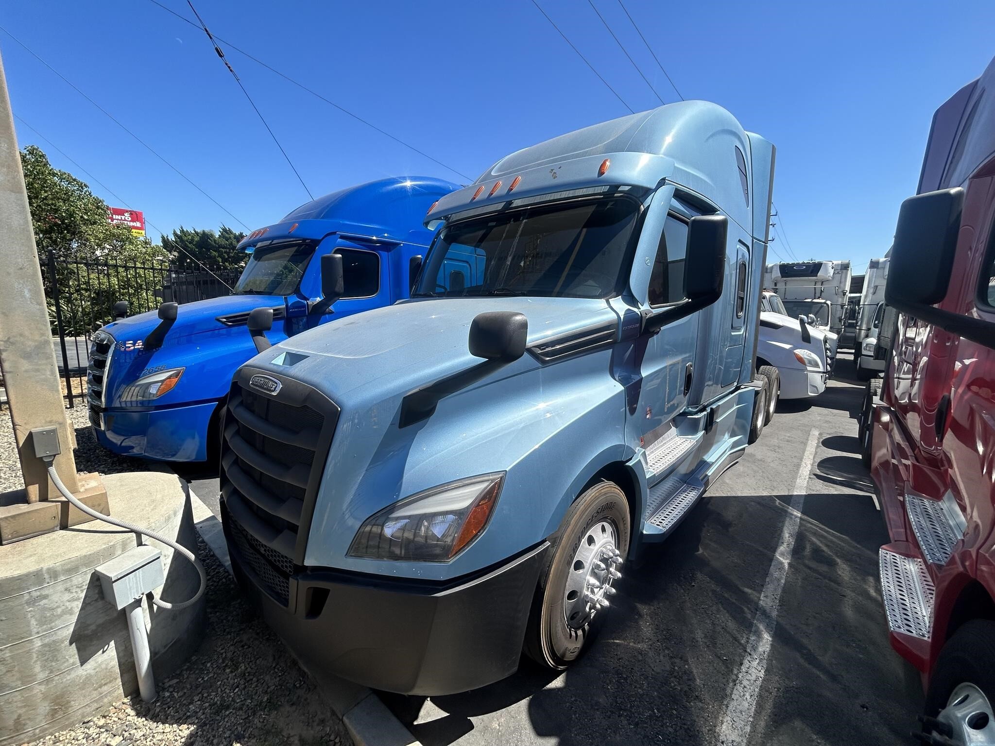 2022 FREIGHTLINER CASCADIA 126 in Los Angeles, CA