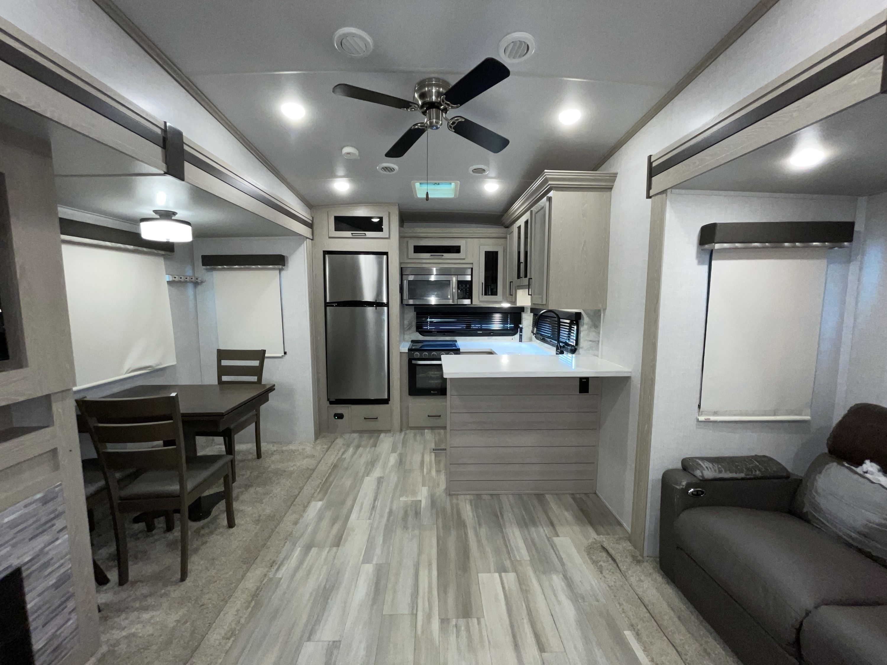 2021 Forest River ROCKWOOD SIGNATURE ULTRA LITE 8291RK in sherwood AR