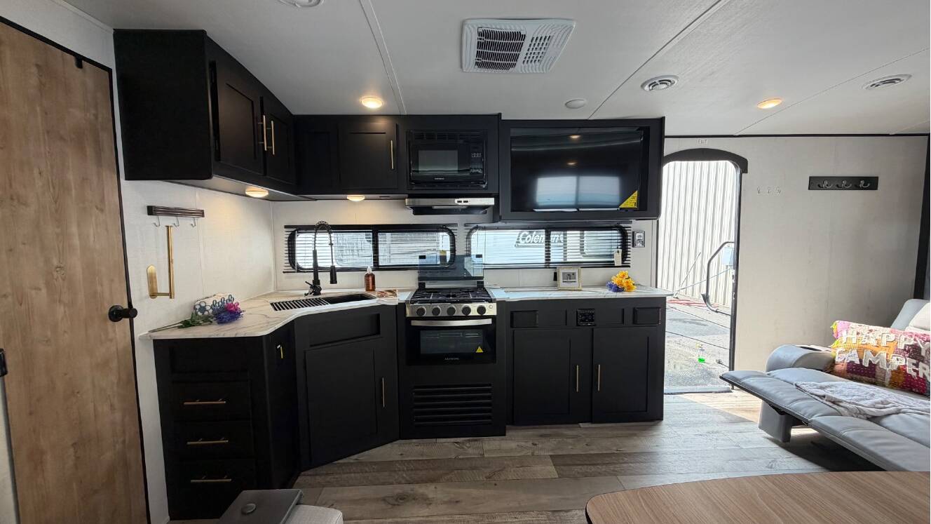 A photo of this 2023 Keystone SPRINGDALE 286BHU