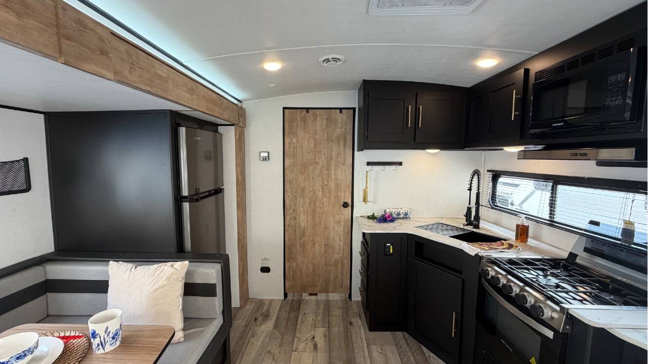 A photo of this 2023 Keystone SPRINGDALE 286BHU