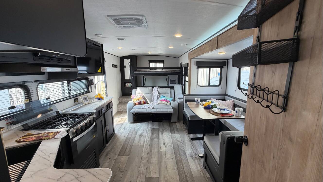 A photo of this 2023 Keystone SPRINGDALE 286BHU