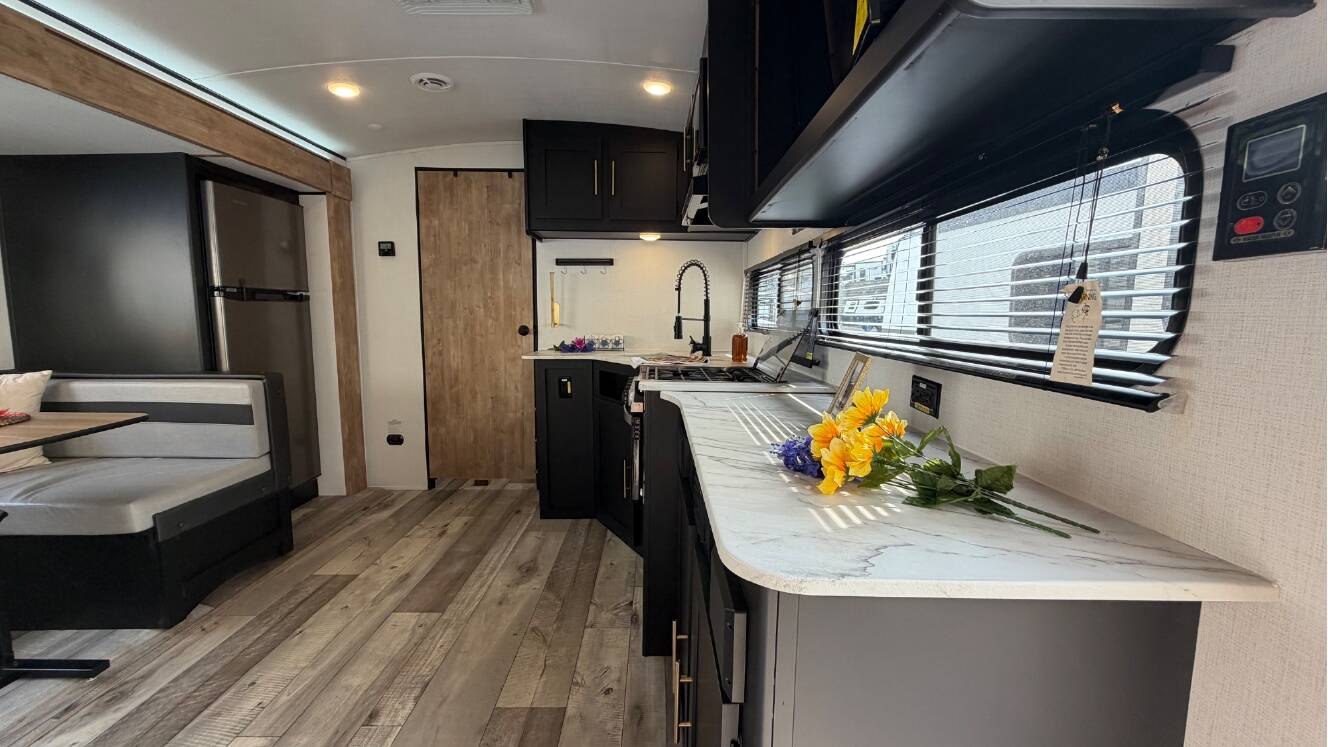 A photo of this 2023 Keystone SPRINGDALE 286BHU