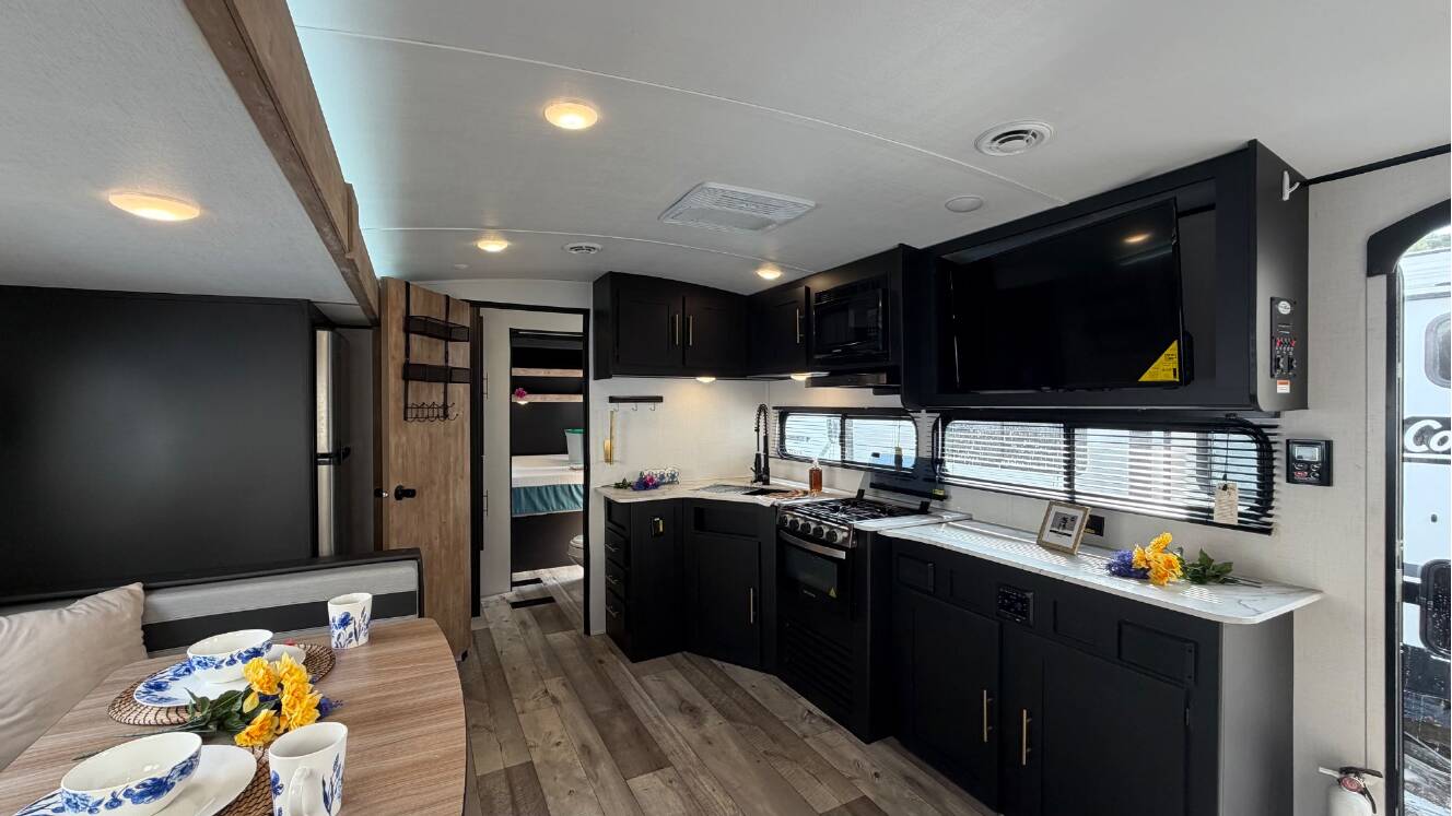 A photo of this 2023 Keystone SPRINGDALE 286BHU