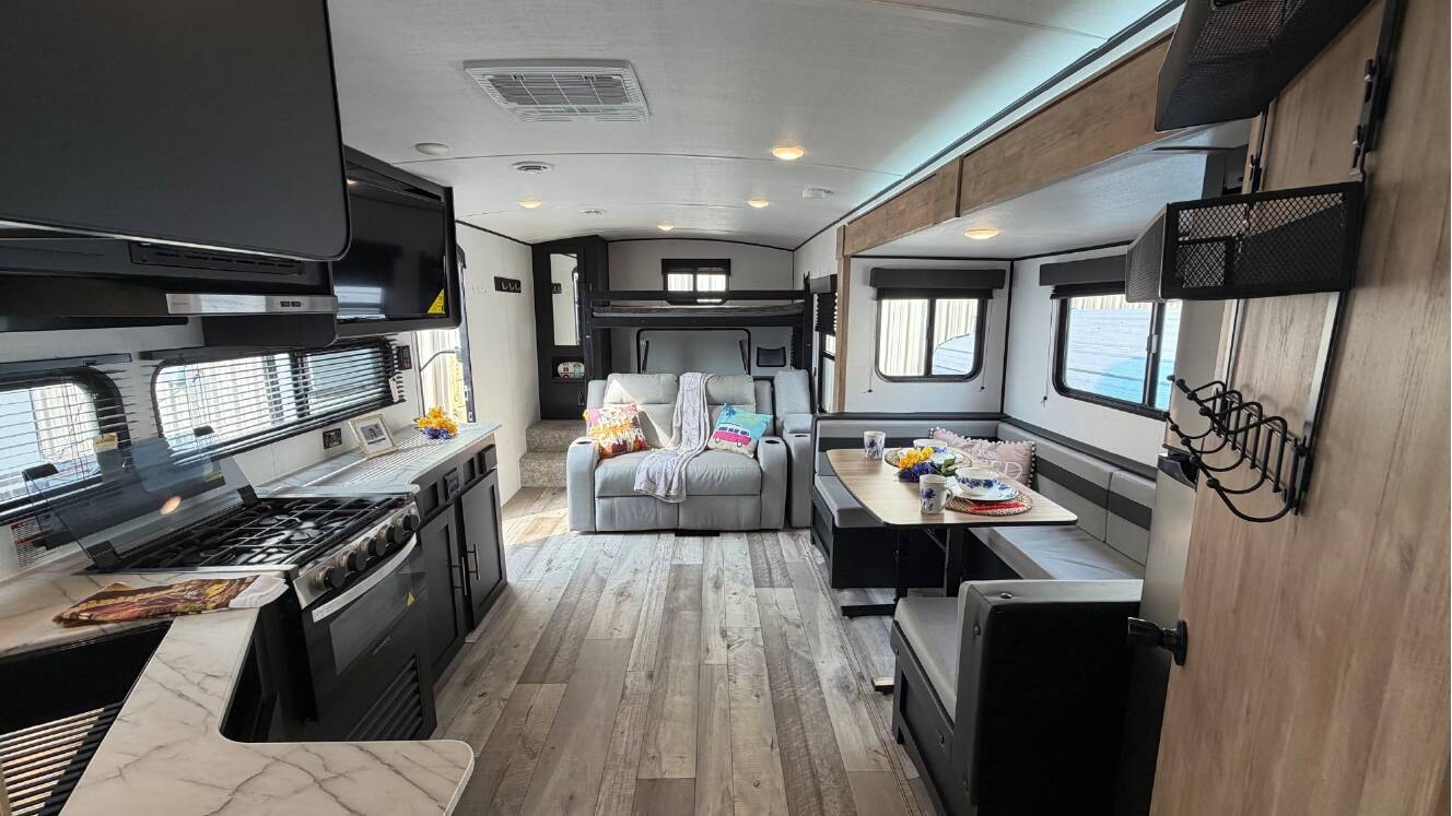 A photo of this 2023 Keystone SPRINGDALE 286BHU