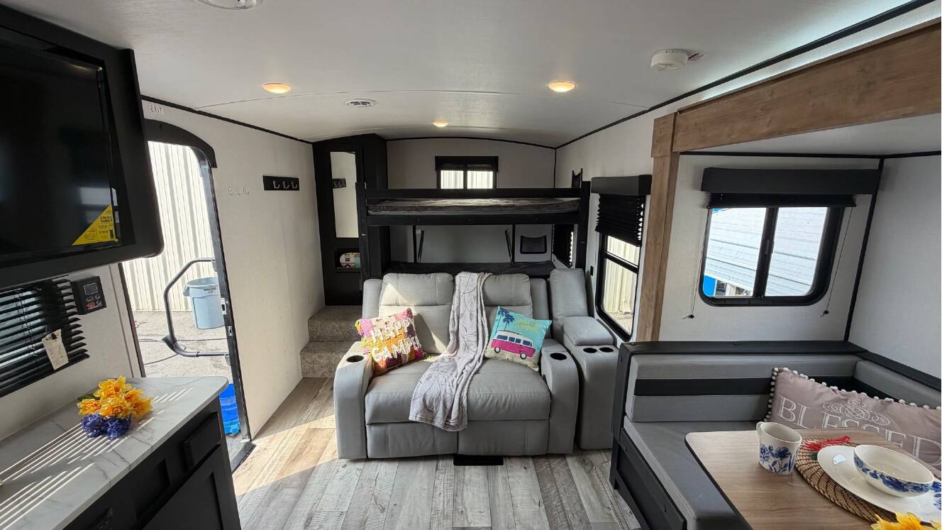 A photo of this 2023 Keystone SPRINGDALE 286BHU