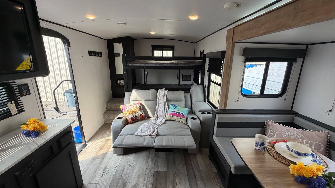 A photo of this 2023 Keystone SPRINGDALE 286BHU