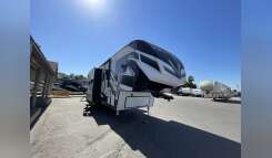 2021 Dutchmen VOLTAGE 4175 Fifth Wheel Toy Hauler RV