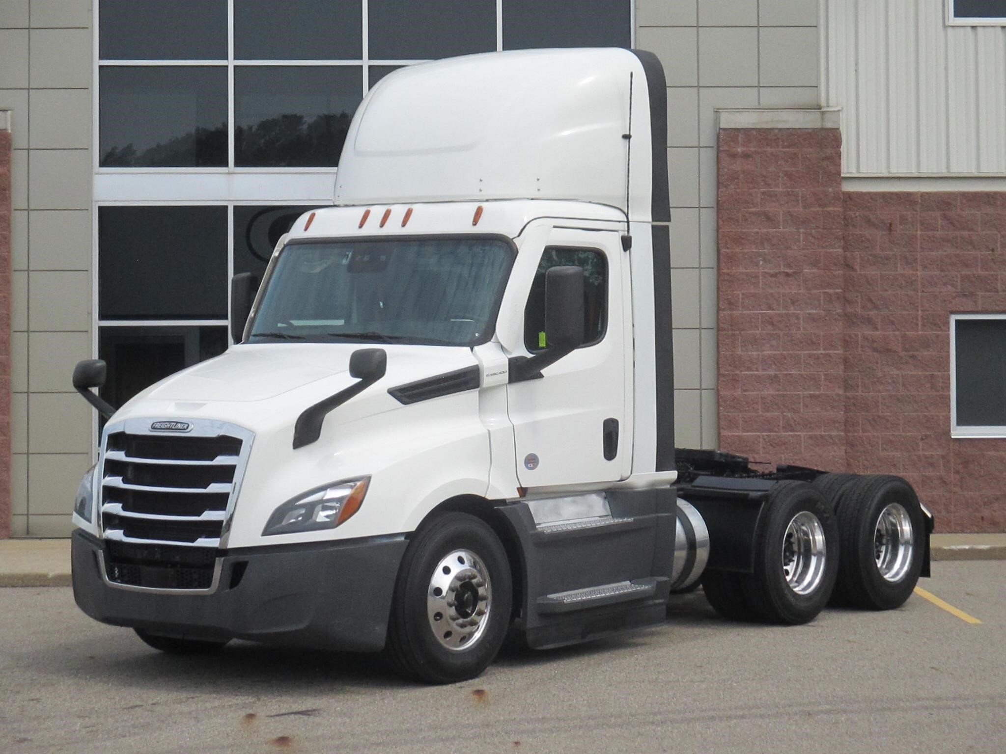 2021 FREIGHTLINER CASCADIA 126 in Grand Rapids, MI