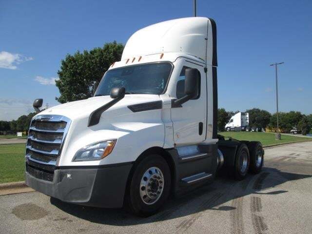 2020 FREIGHTLINER CASCADIA 126 in Houston, TX