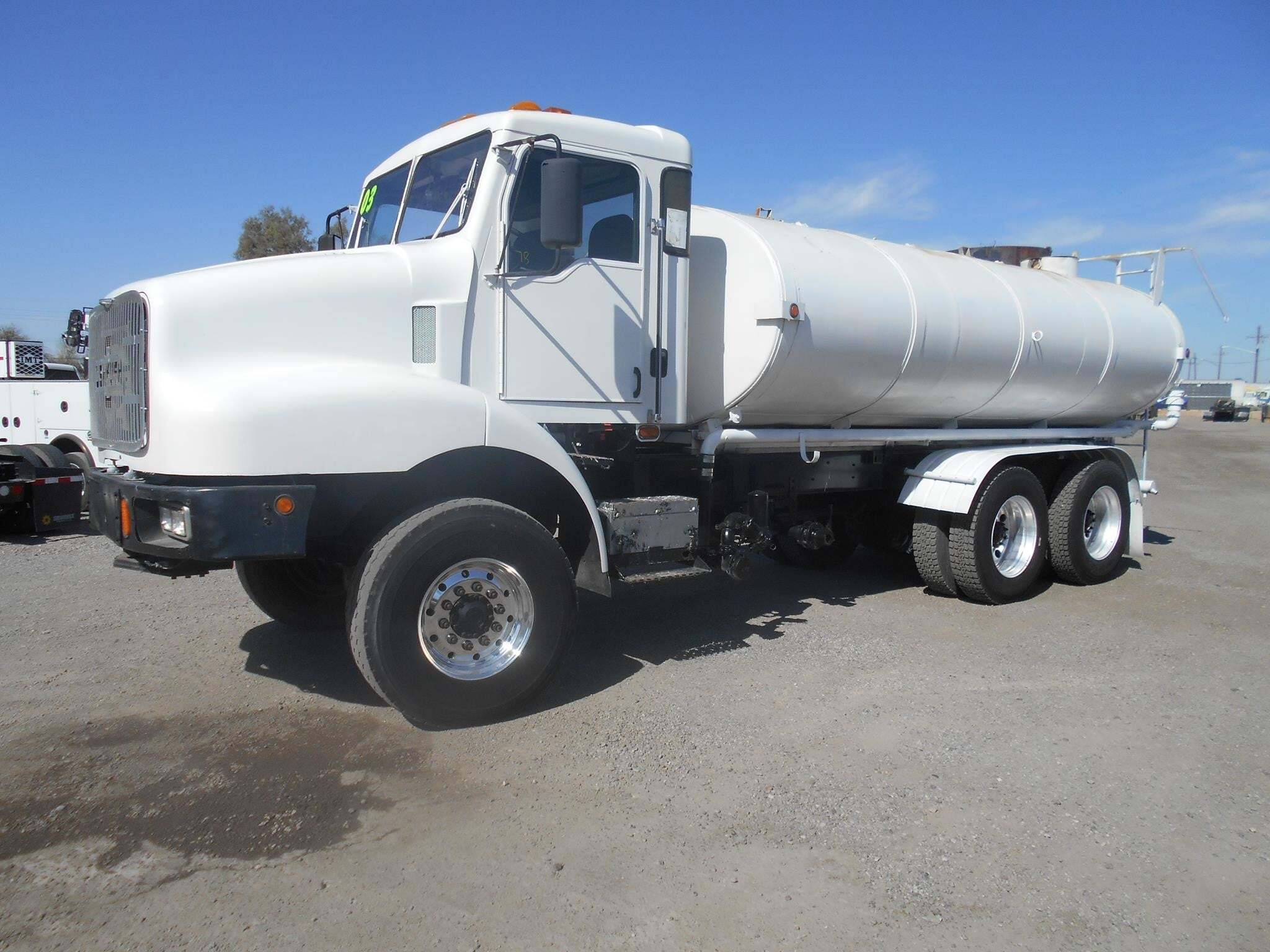 2003 OSHKOSH F2034-1D1 in Tucson, AZ