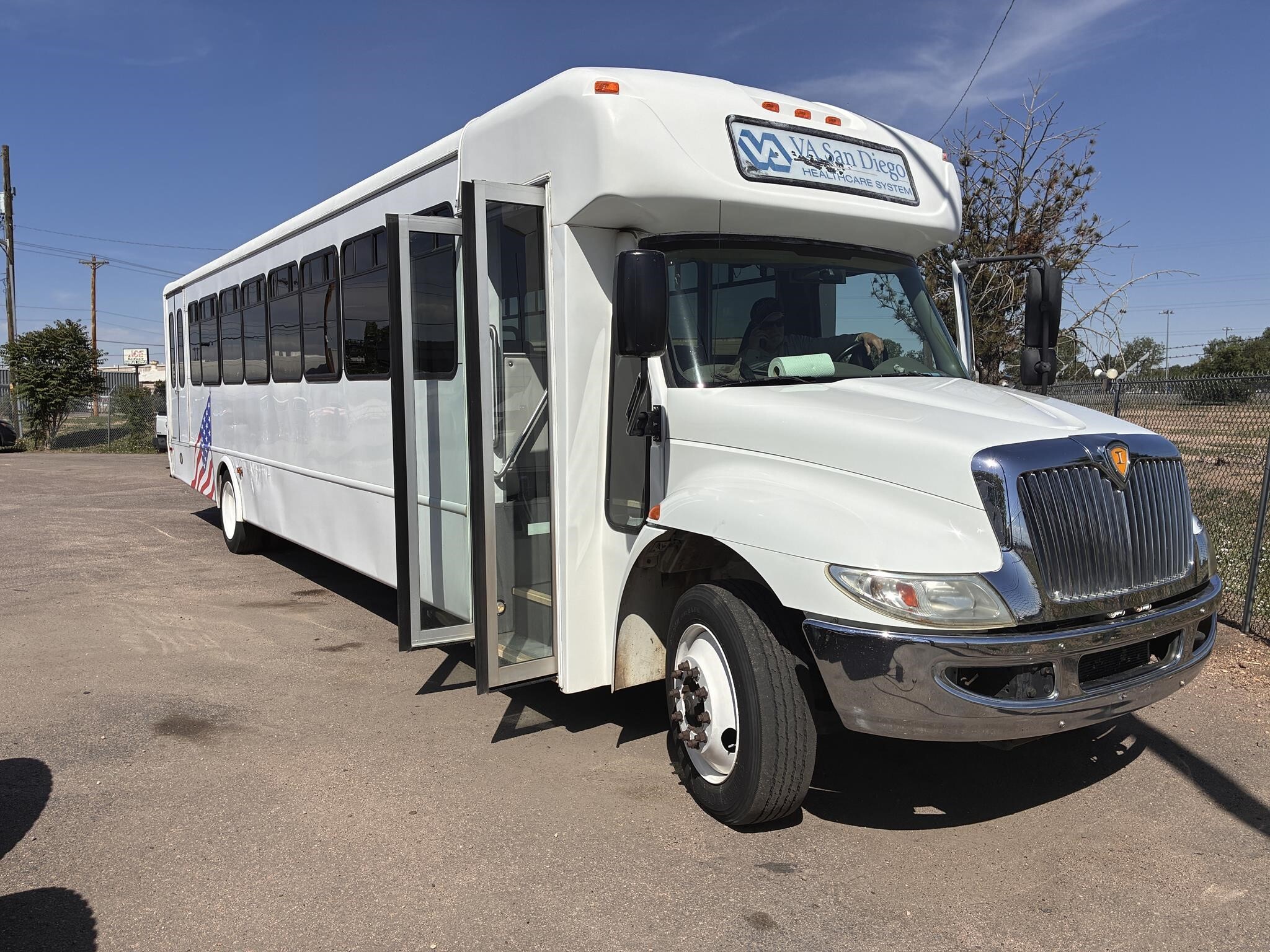 2013 INTERNATIONAL 3200 in Commerce City, CO