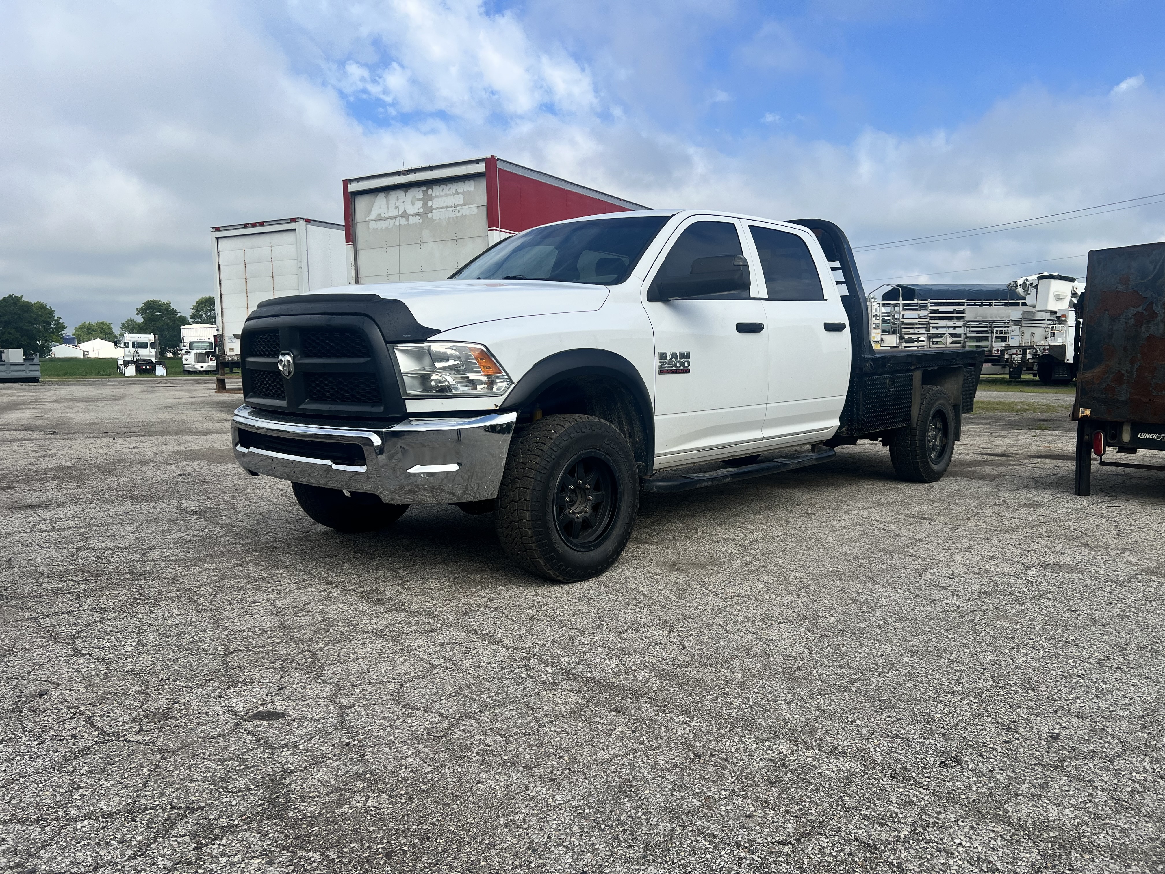 2018 RAM 2500 hd 4x4 in Wawaka, IN