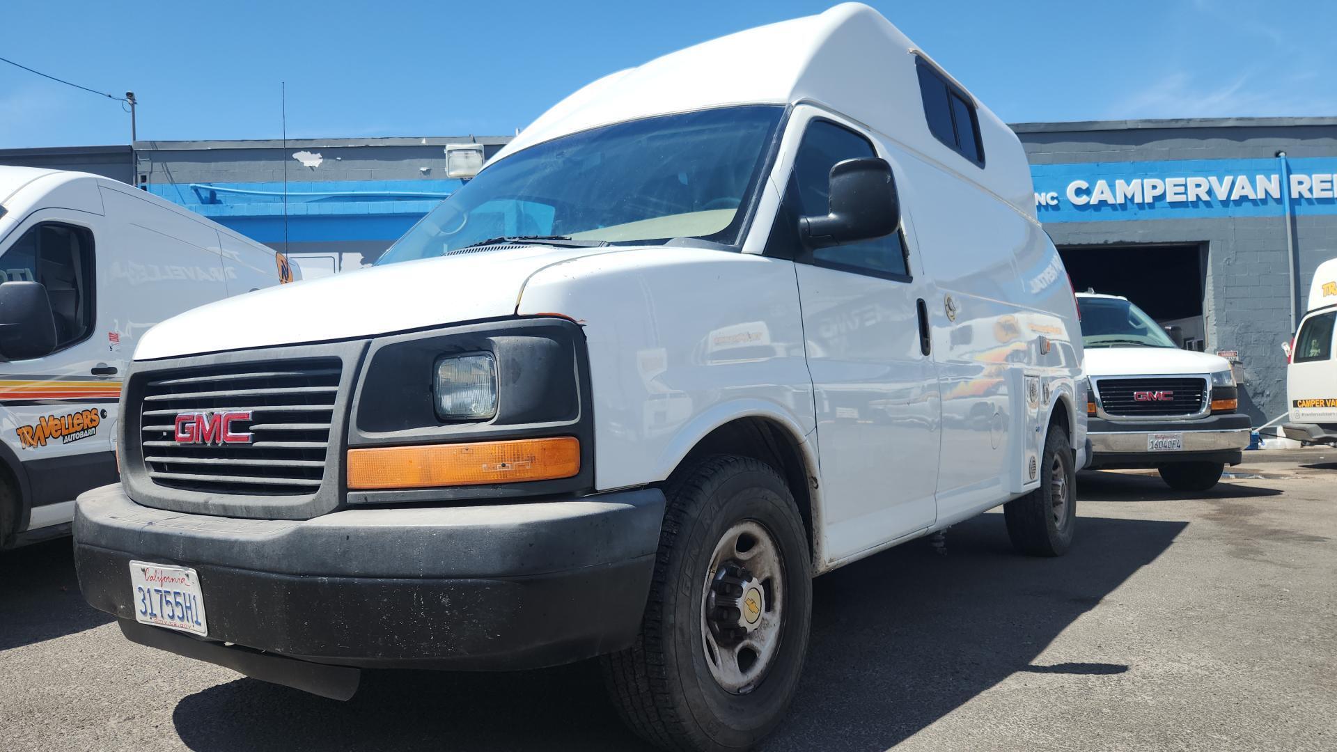 2012 GMC SAVANNA 2500 in inglewood CA