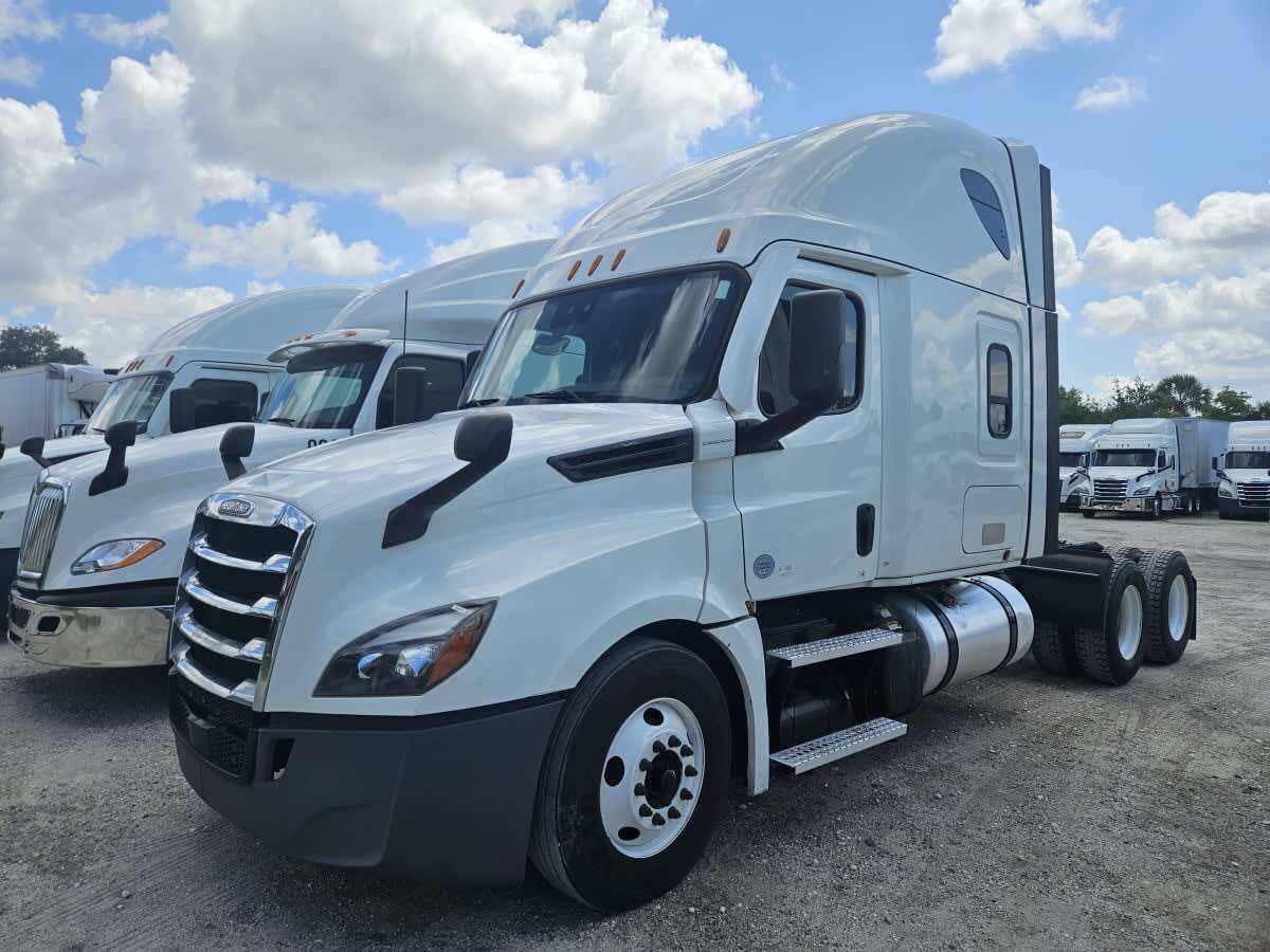 2022 FREIGHTLINER CASCADIA 126 in Orlando, FL