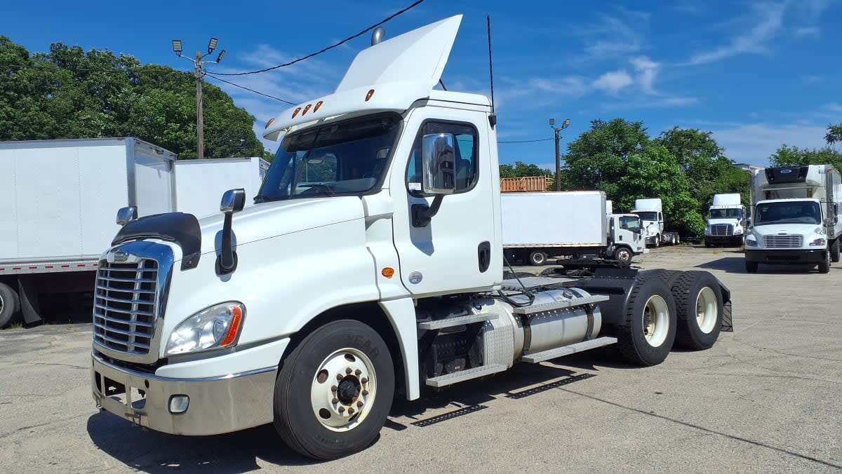 2019 FREIGHTLINER CASCADIA 125 in Warwick, RI