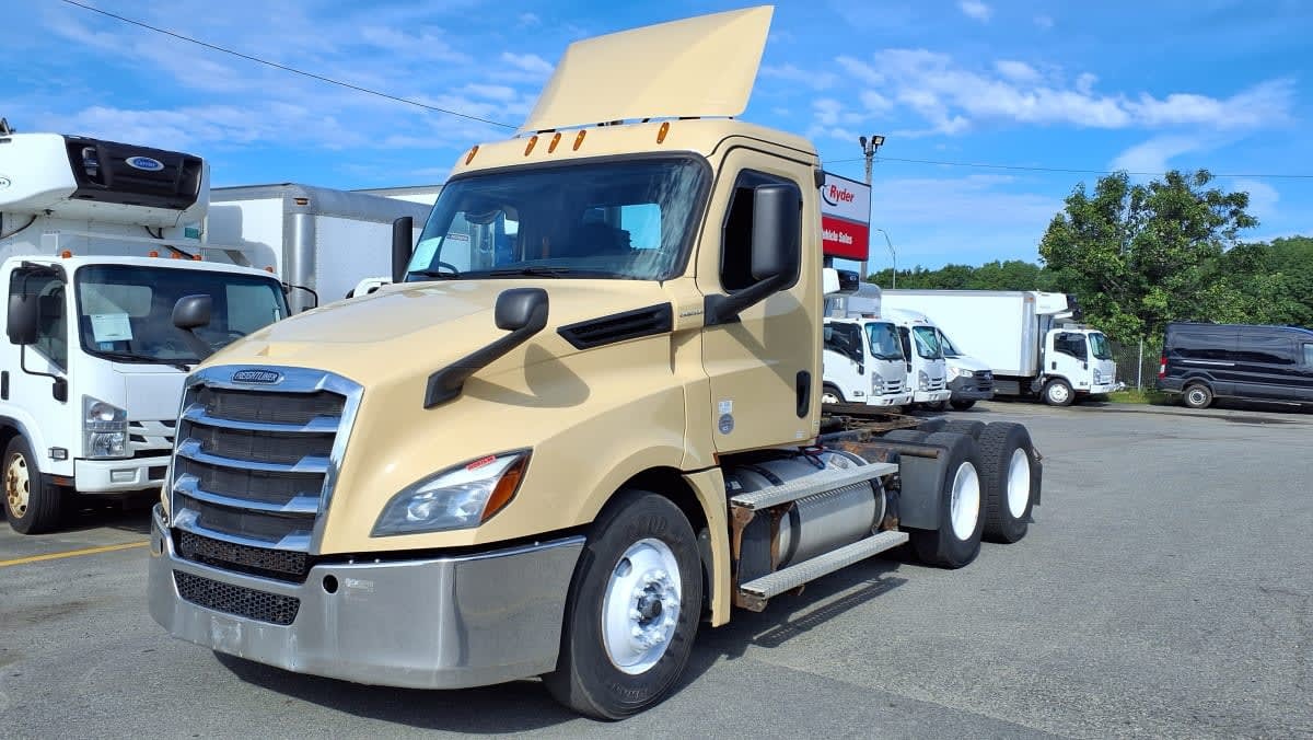 2019 FREIGHTLINER CASCADIA 126 in Salisbury, MA