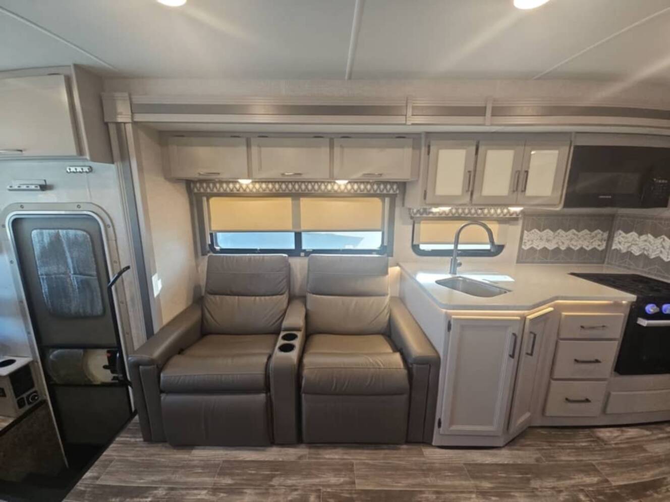 A photo of this 2023 Thor Motor Coach HURRICANE 34R