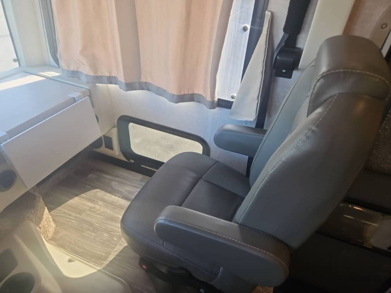 A photo of this 2023 Thor Motor Coach HURRICANE 34R