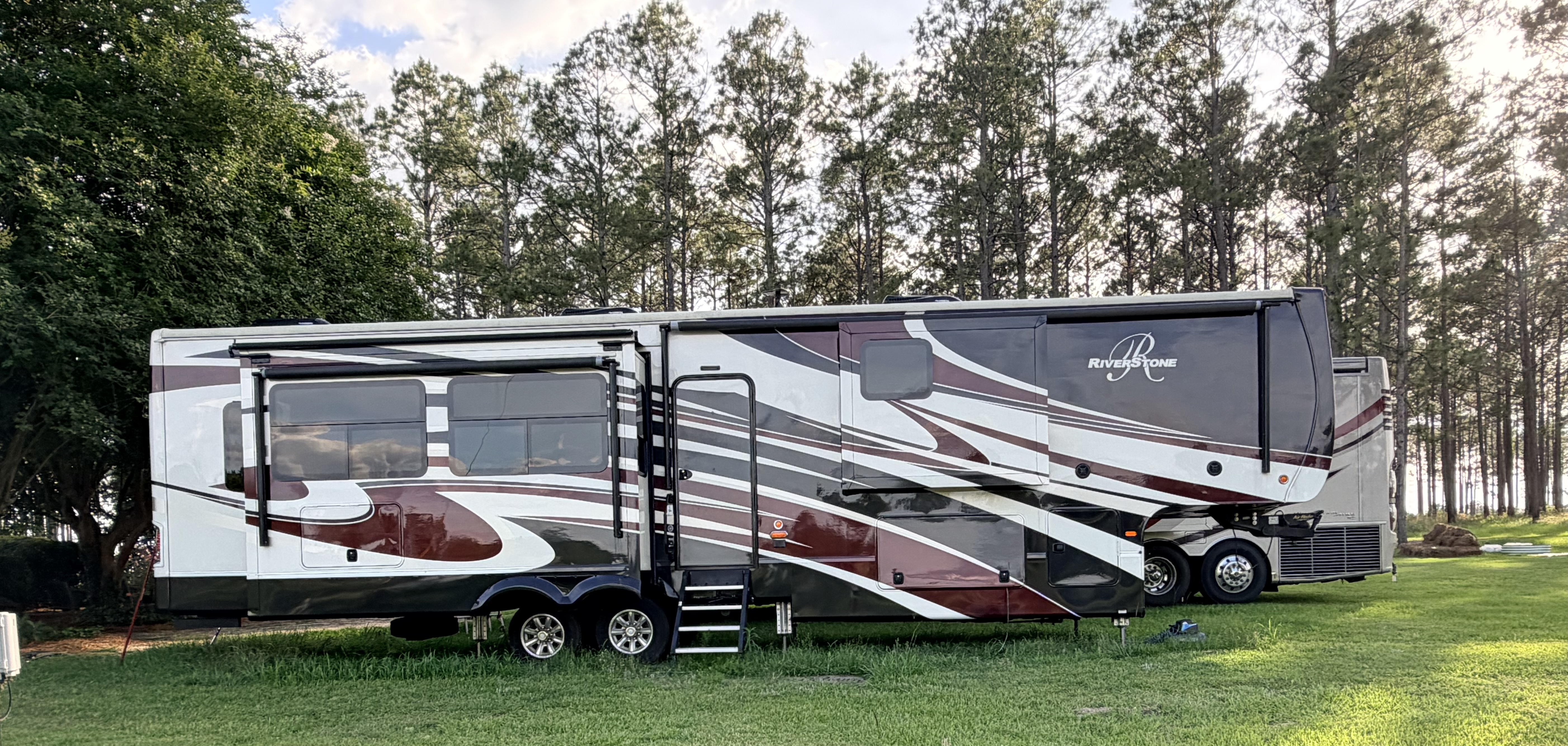 2019 Forest River RIVERSTONE LUXURY in lyons GA