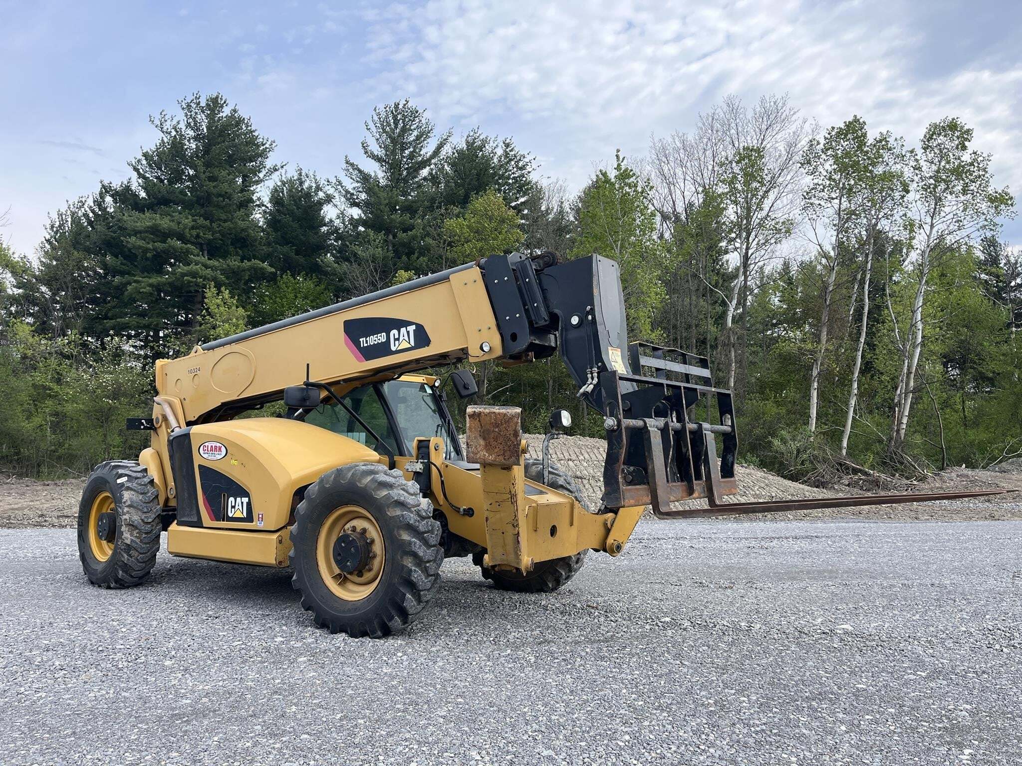 2019 CATERPILLAR TL1055D in Canastota, NY