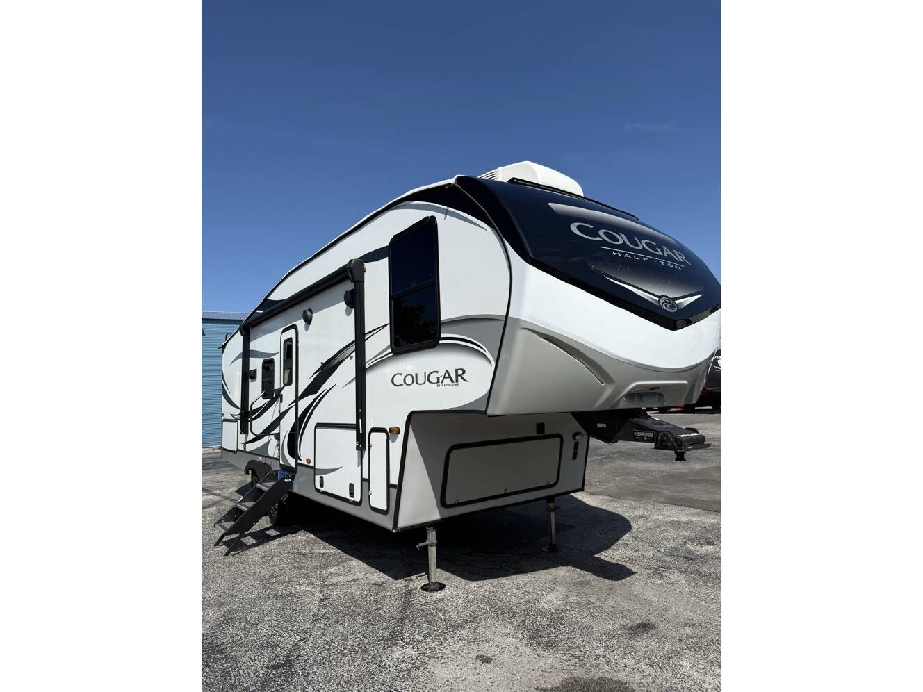 A photo of this 2021 Keystone COUGAR 25RES HALF TON