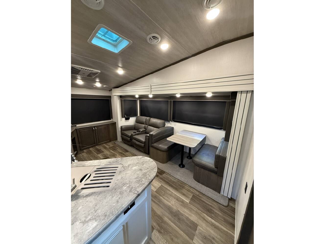 A photo of this 2021 Keystone COUGAR 25RES HALF TON