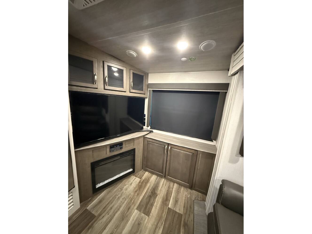 A photo of this 2021 Keystone COUGAR 25RES HALF TON
