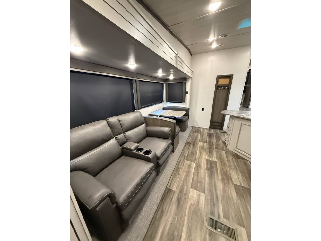 A photo of this 2021 Keystone COUGAR 25RES HALF TON