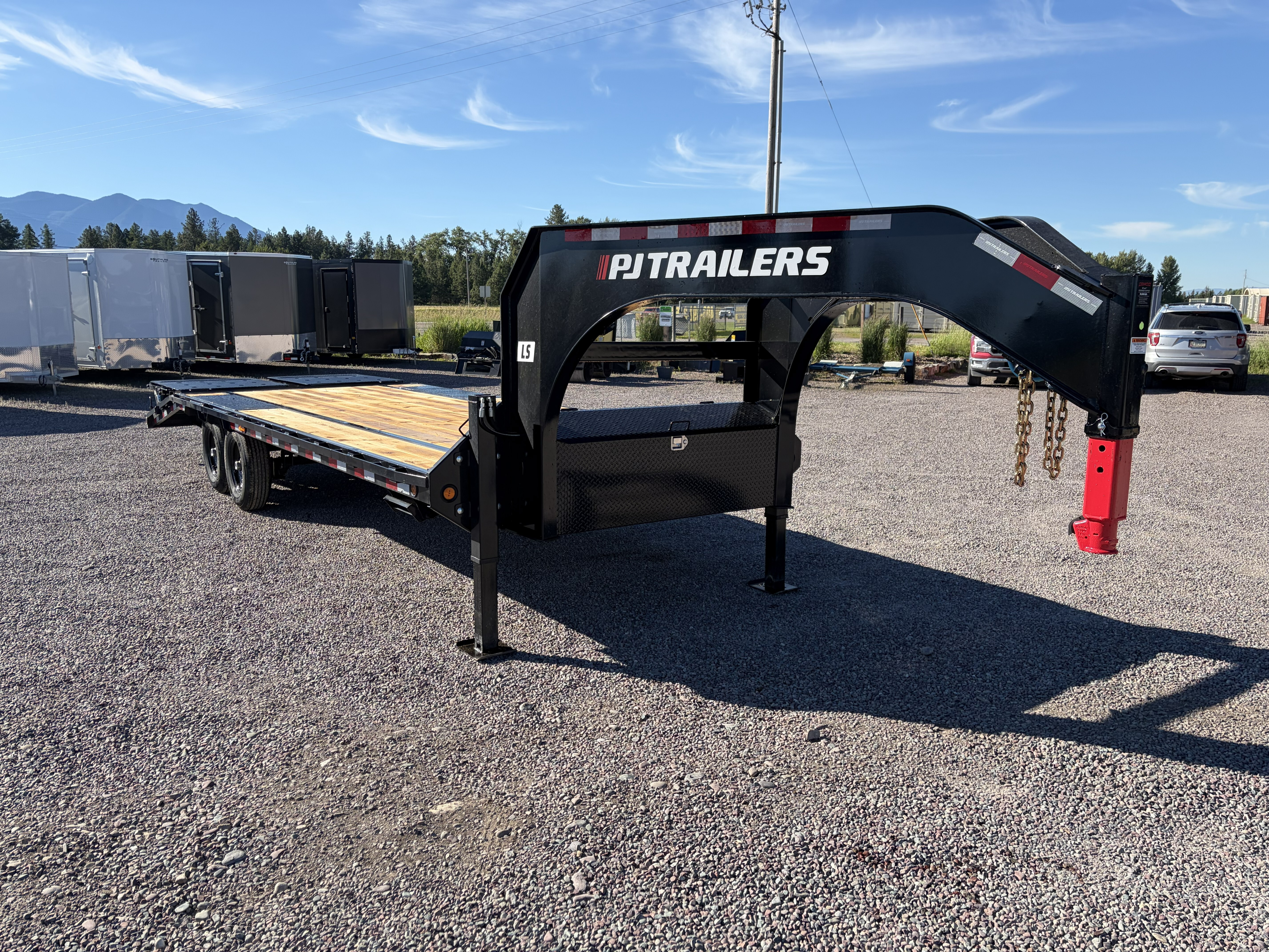 2027 PJ TRAILERS 25' Gooseneck Trailer in Columbia Falls, MT