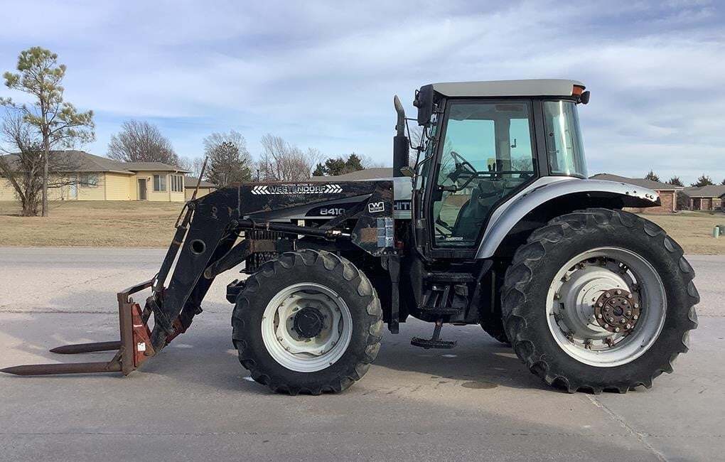 1998 AGCO WHITE 8410 in Winfield, KS