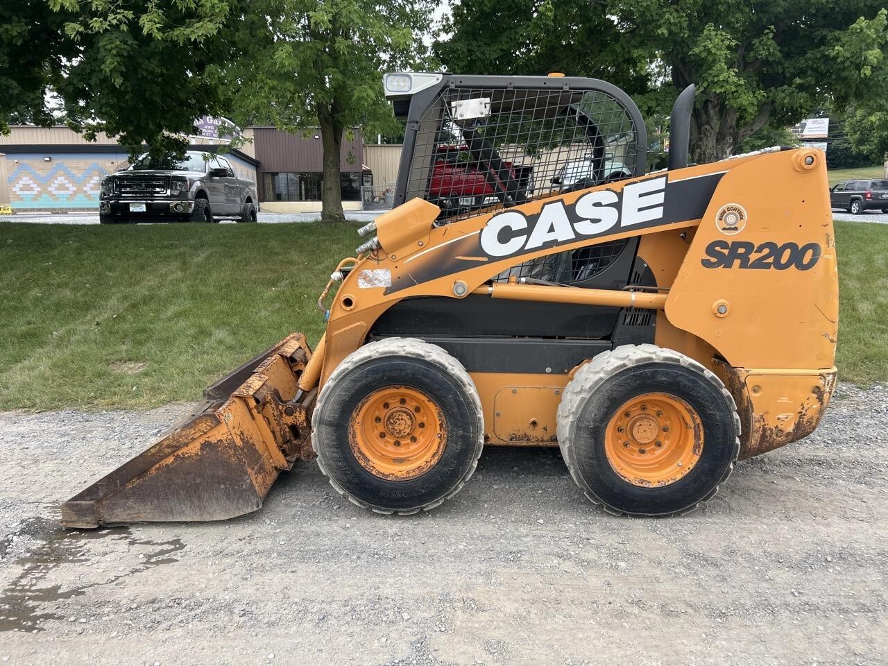 2011 CASE SR200 in Manheim, PA