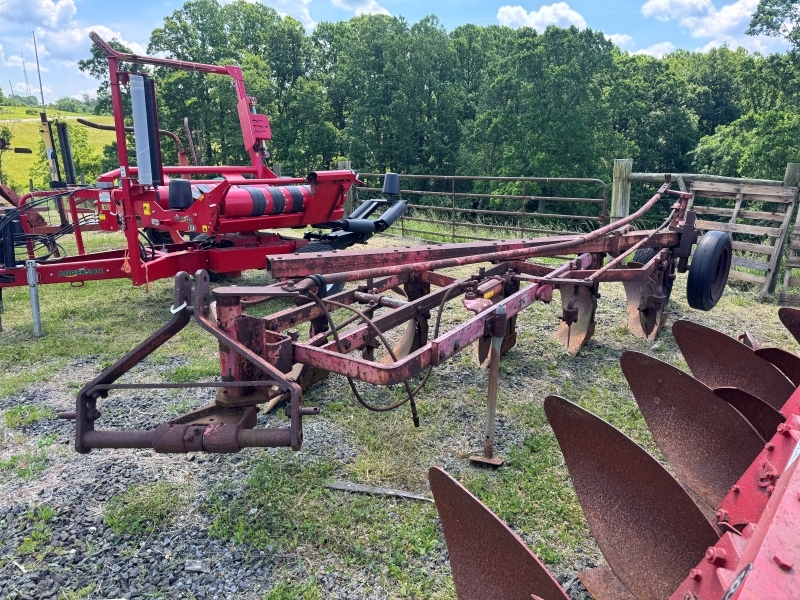 MASSEY FERGUSON 88 in Lewisville, OH