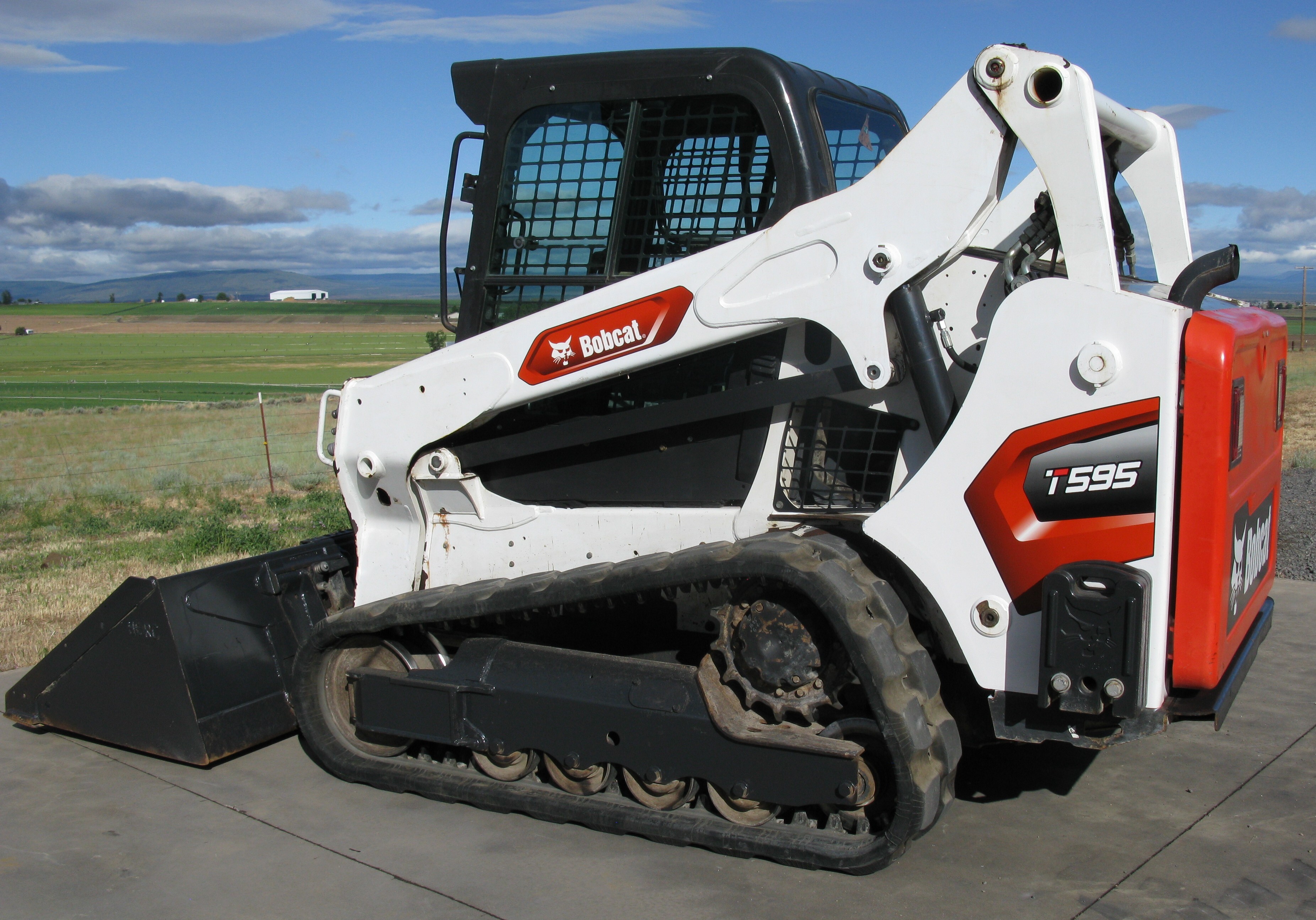 2021 BOBCAT T595 in Culver, OR