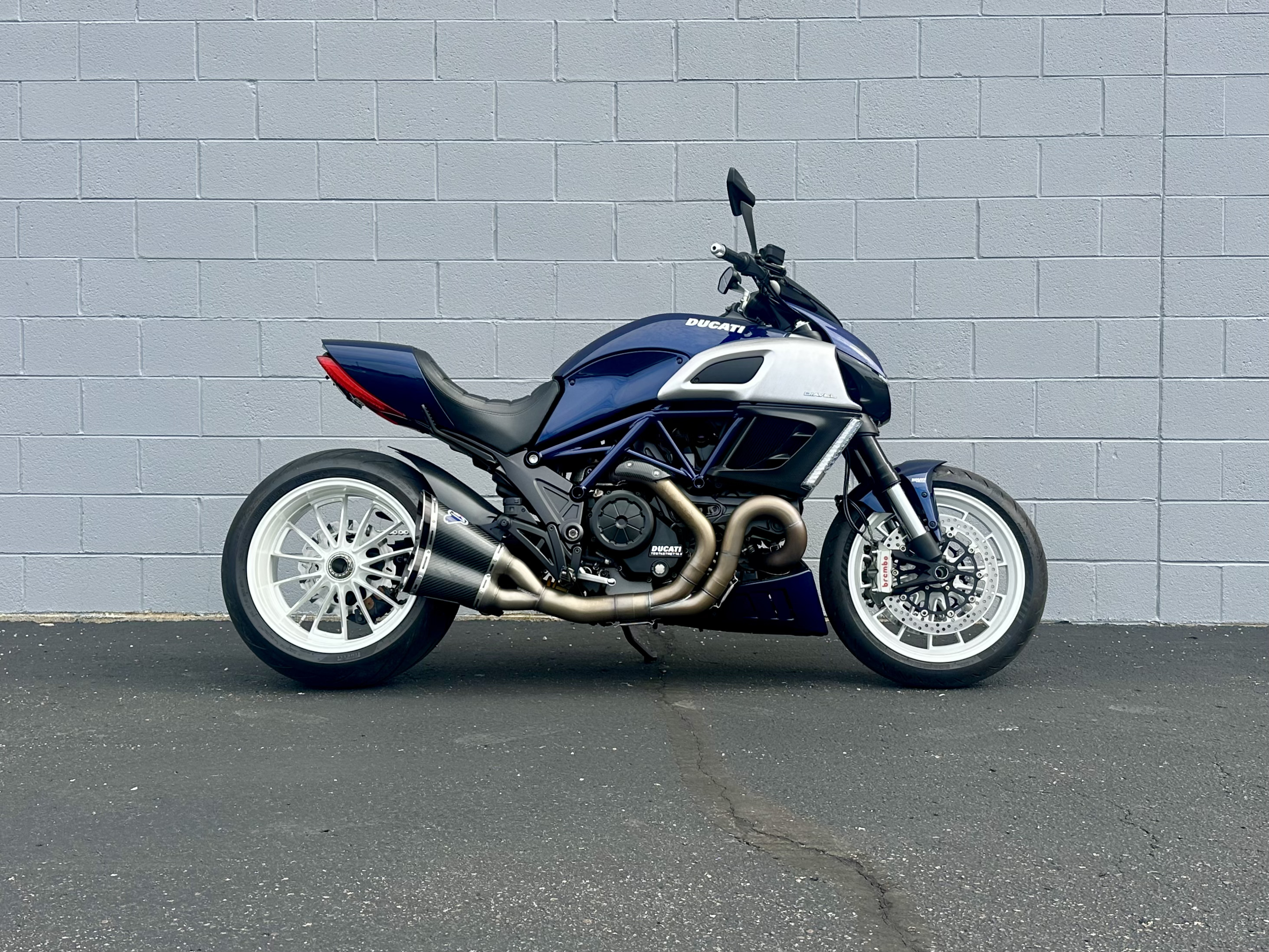 2013 Ducati DIAVEL 1198 1198 in Southfield, MI