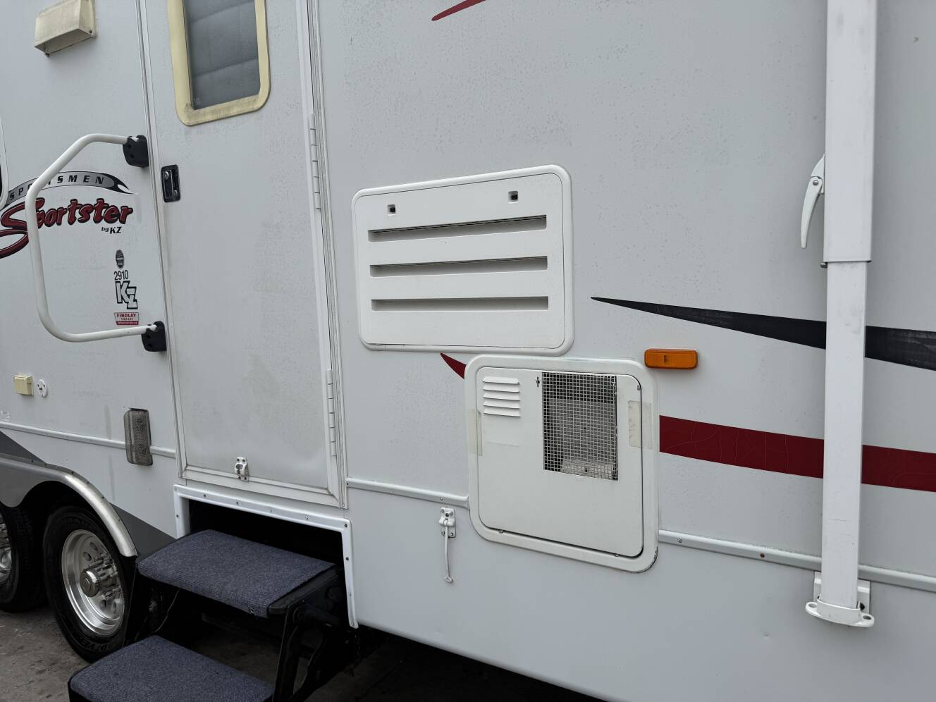 A photo of this 2009 K-Z SPORTSMEN SPORTSTER 2910
