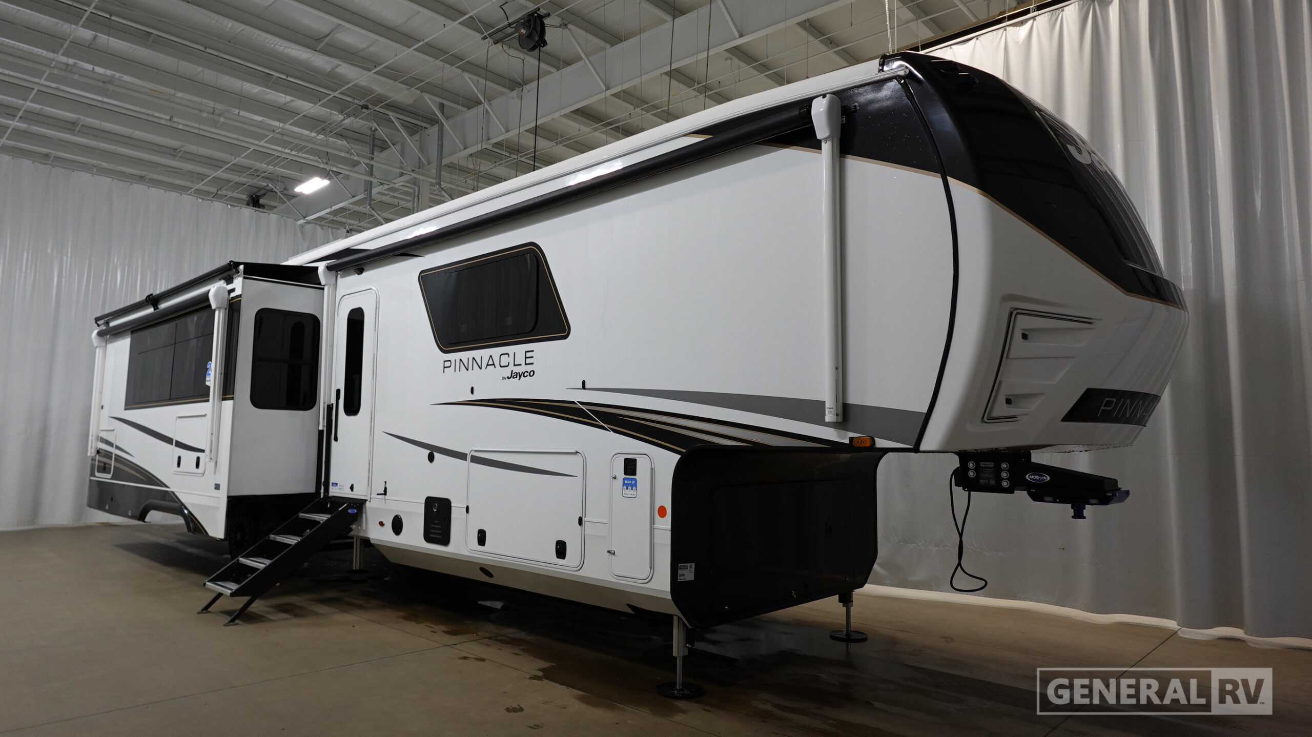 2027 Jayco PINNACLE 38FBRK in brownstown MI