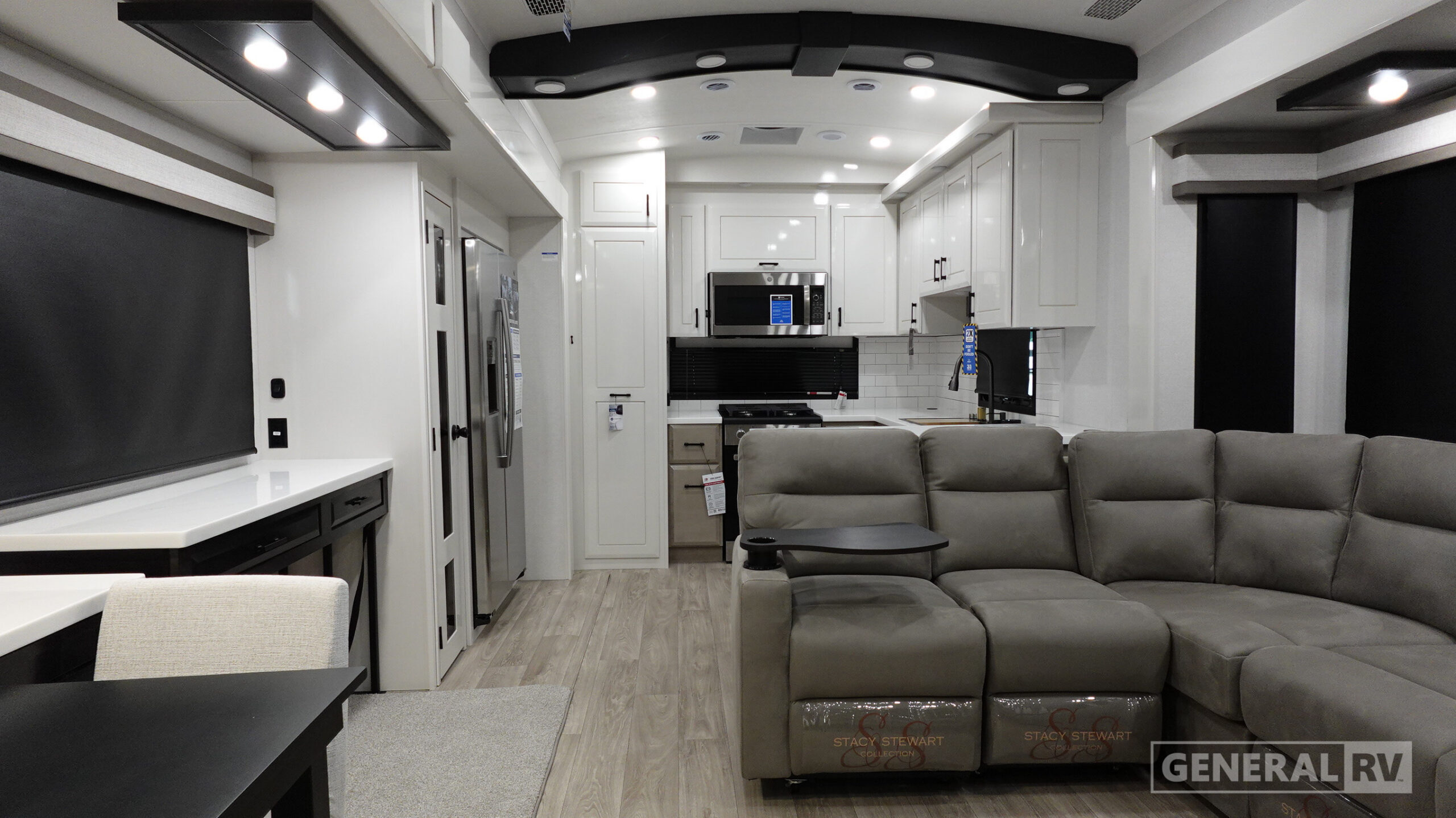 2027 Jayco PINNACLE 38FBRK in brownstown MI