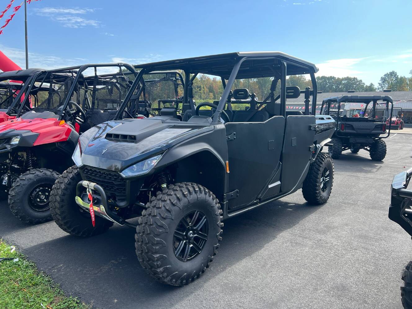 A photo of this 2026 Segway Powersports UT10 P Crew