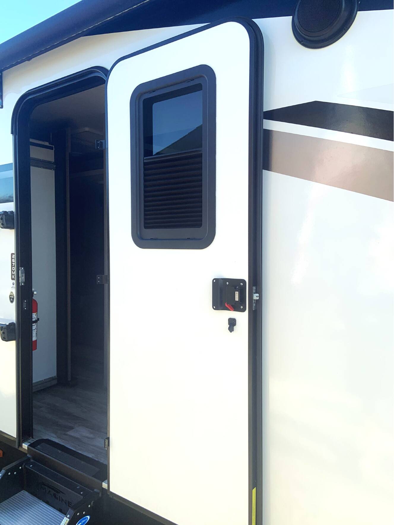 A photo of this 2023 Grand Design IMAGINE 2670MK