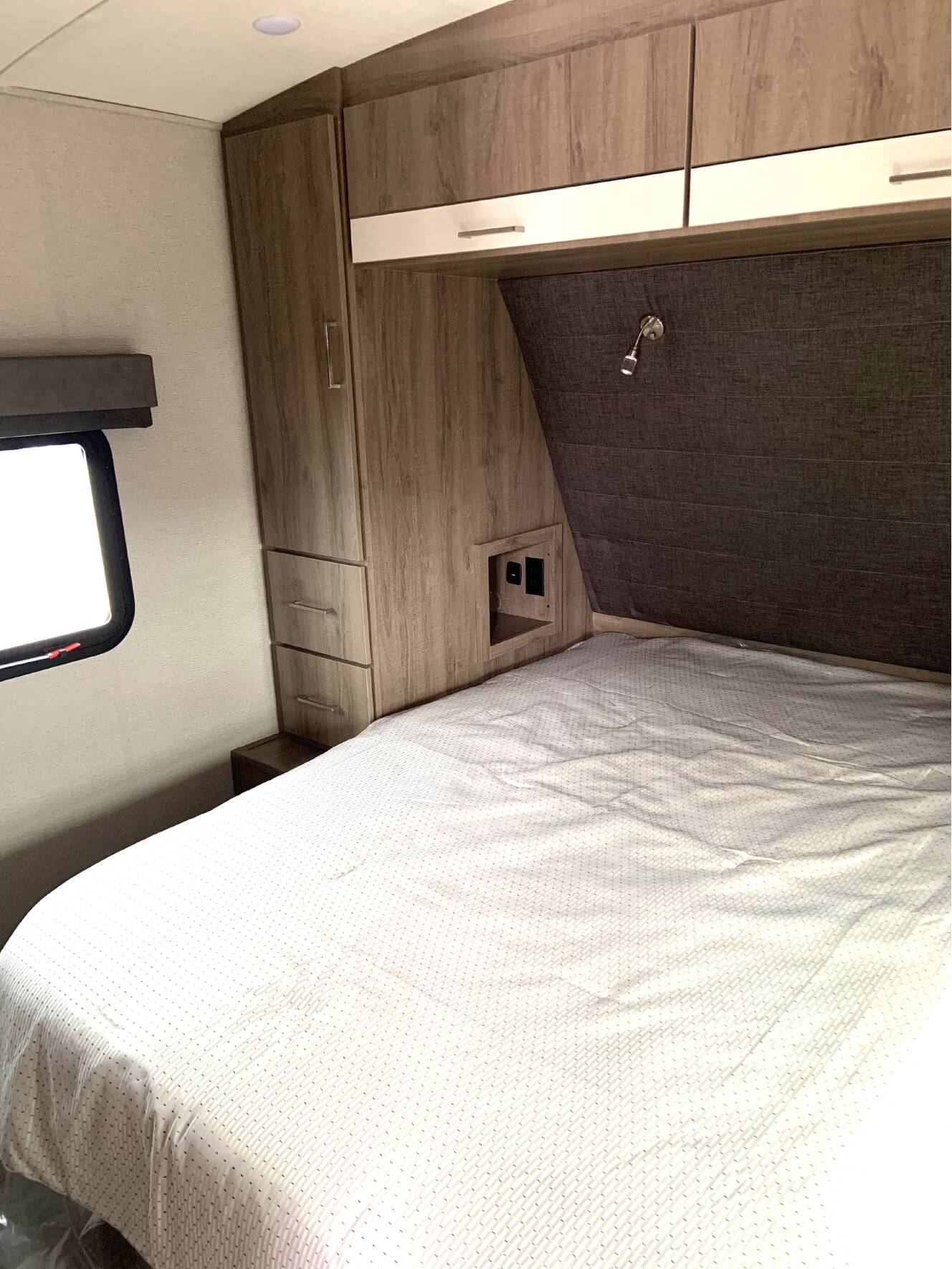 A photo of this 2023 Grand Design IMAGINE 2670MK