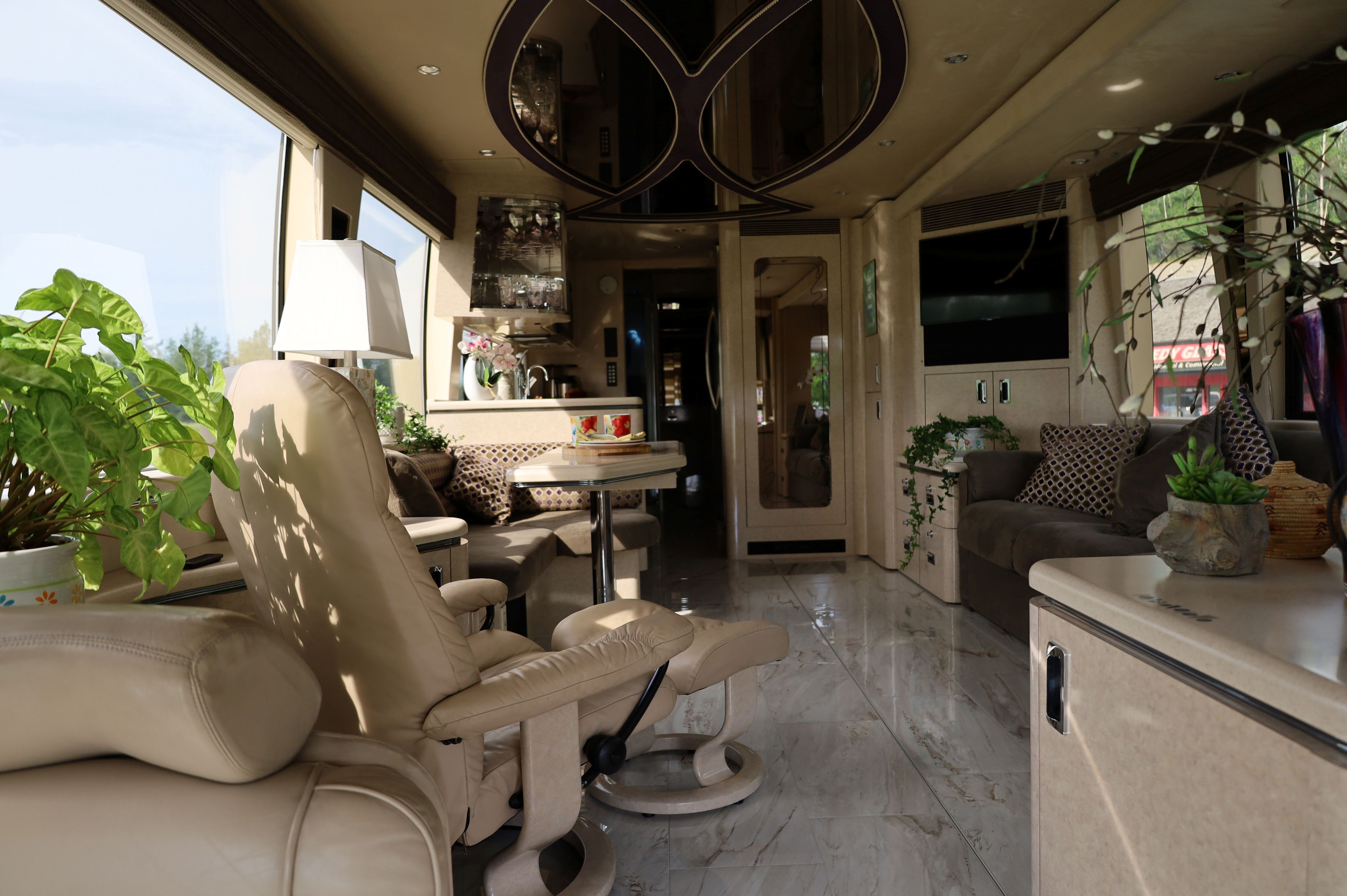 2000 Marathon PREVOST H3-45 in wasilla AK
