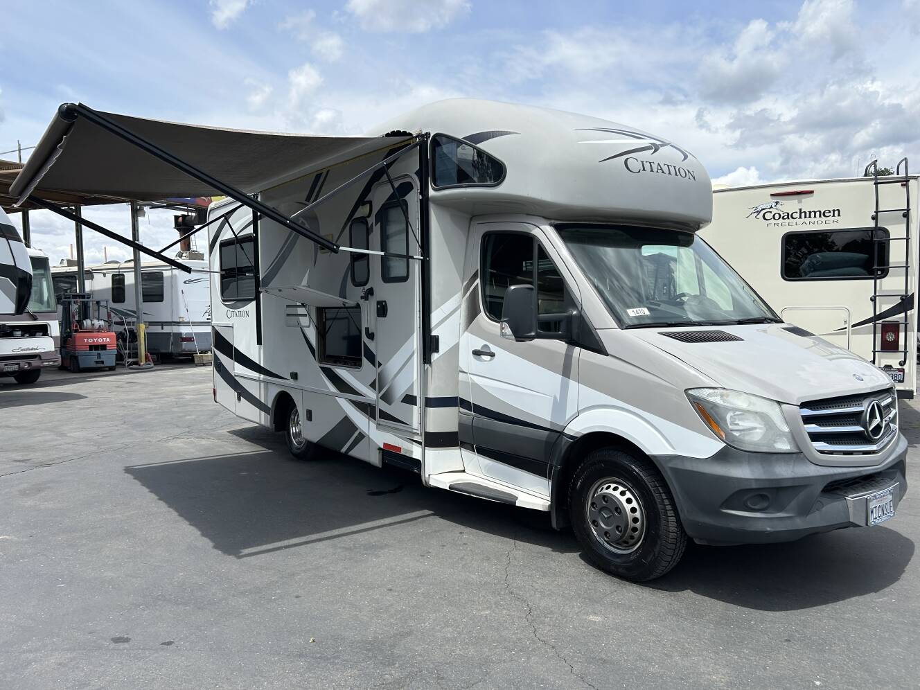 A photo of this 2014 Thor Motor Coach citation 24s