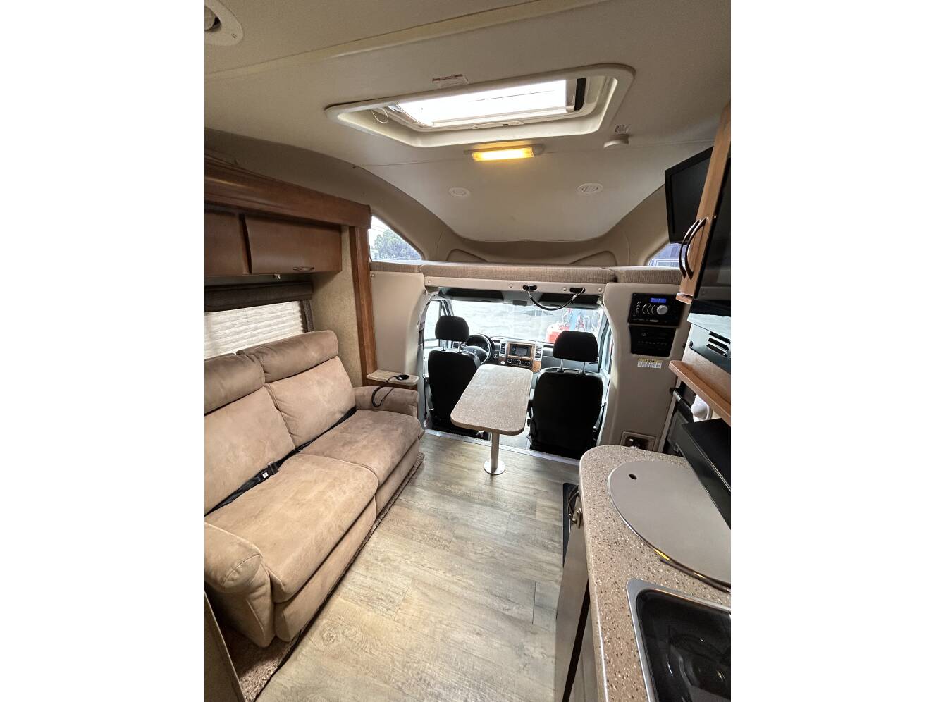 A photo of this 2014 Thor Motor Coach citation 24s