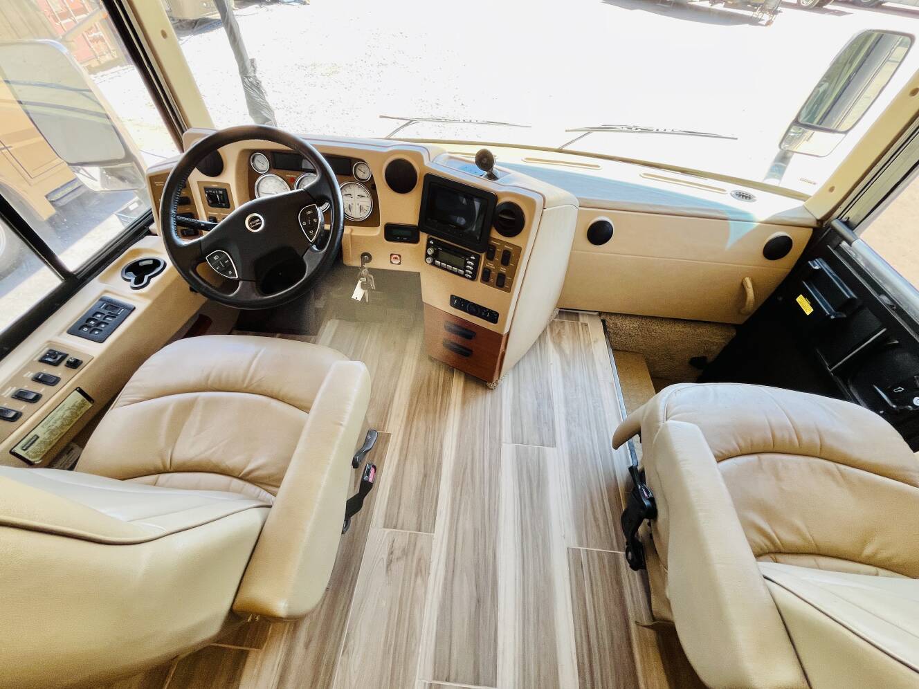 A photo of this 2007 Winnebago Vectra 40TD