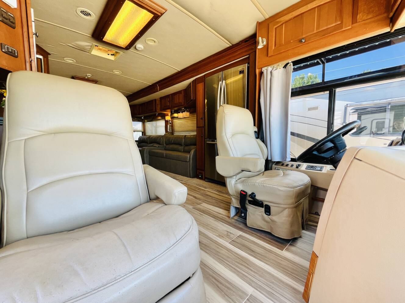 A photo of this 2007 Winnebago Vectra 40TD
