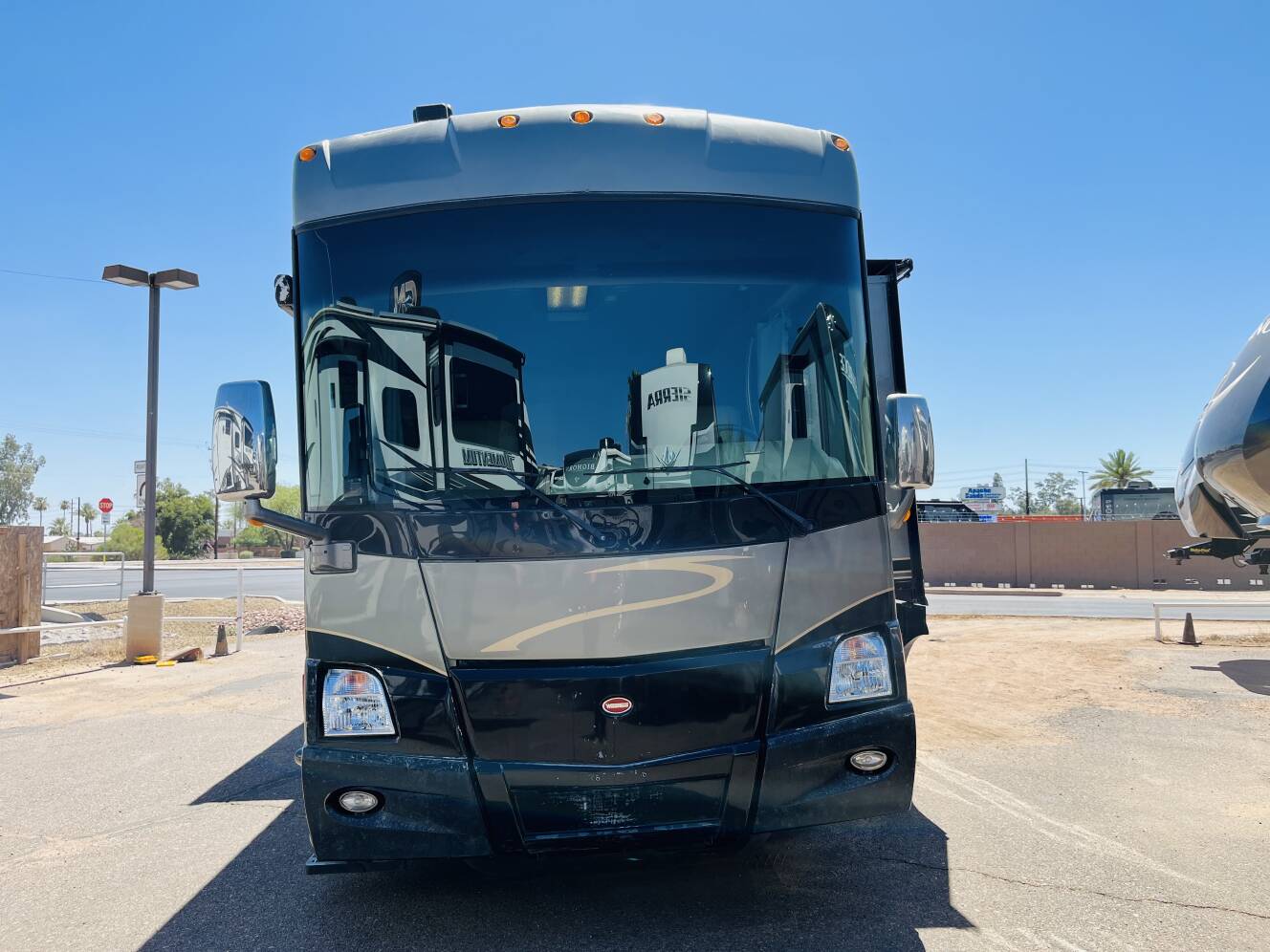 A photo of this 2007 Winnebago Vectra 40TD
